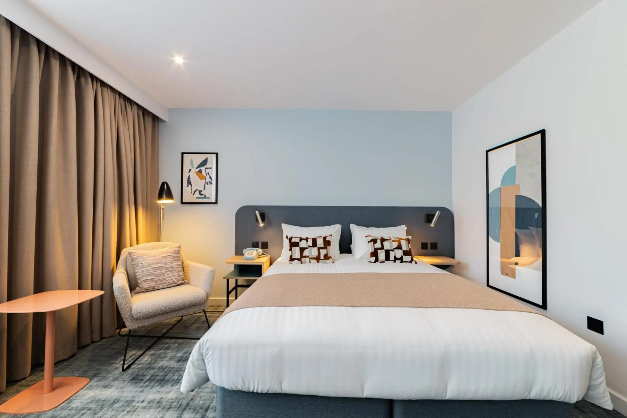 Photo of the whole room, Bed in voco Winchester Hotel & Spa by IHG