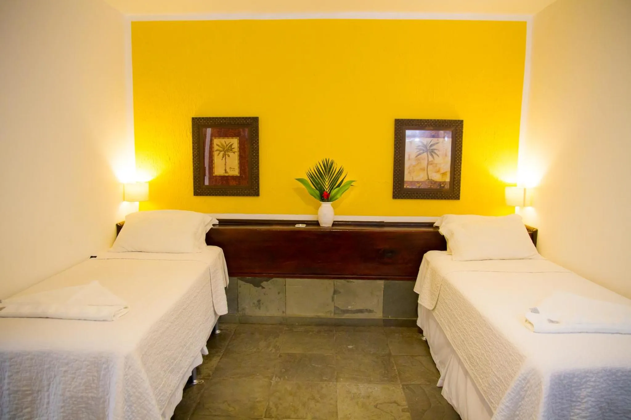 Bedroom, Bed in Rede Andrade Galeão