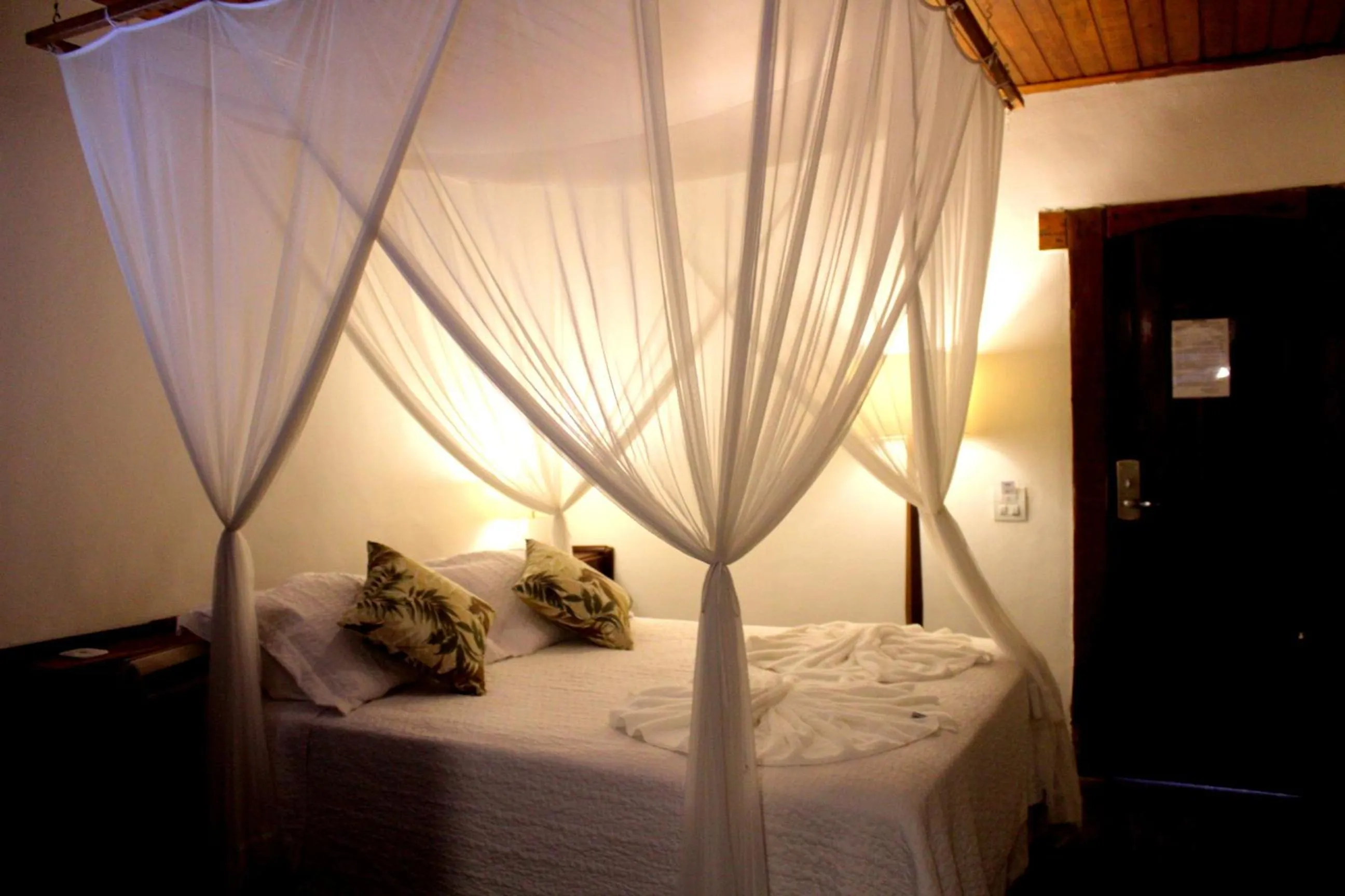 Pool view, Bed in Rede Andrade Galeão