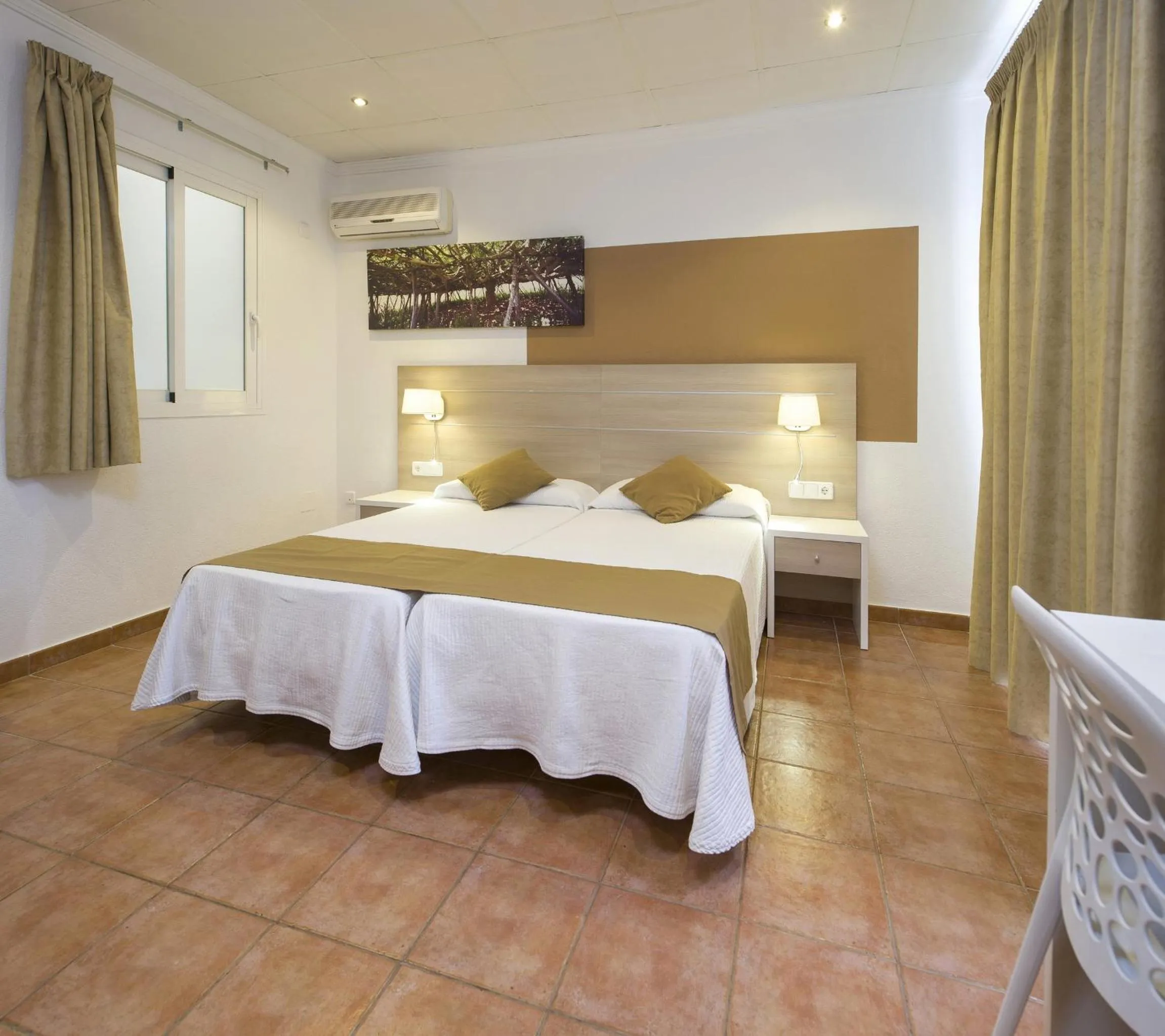 Bed in Hostal Adelino