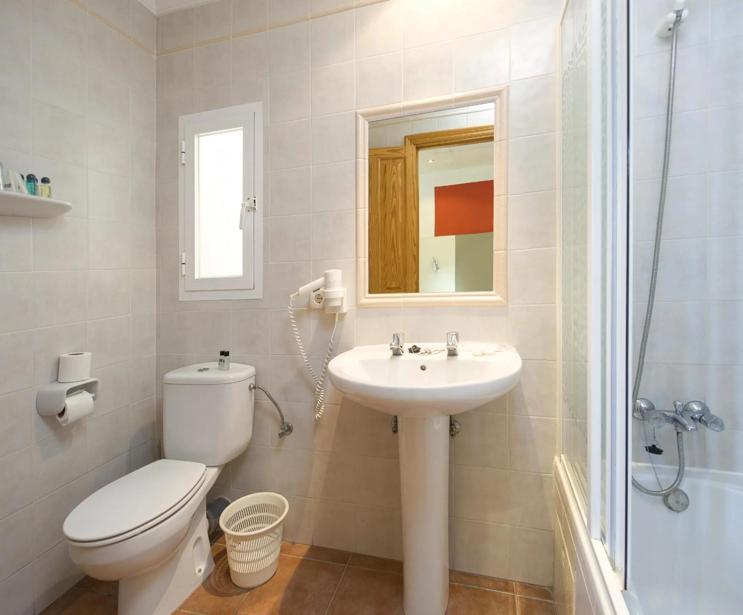 Bathroom in Hostal Adelino