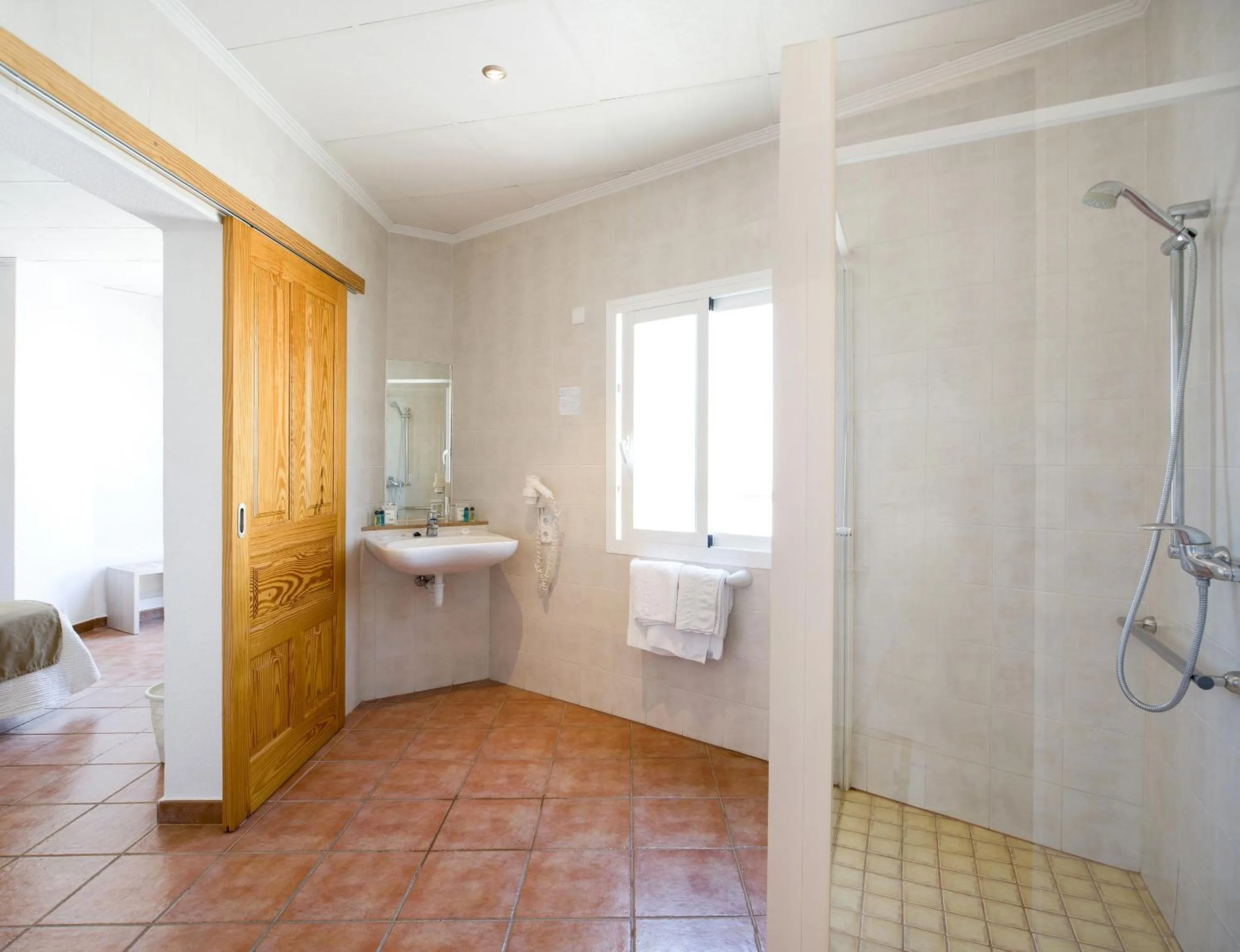 Shower in Hostal Adelino