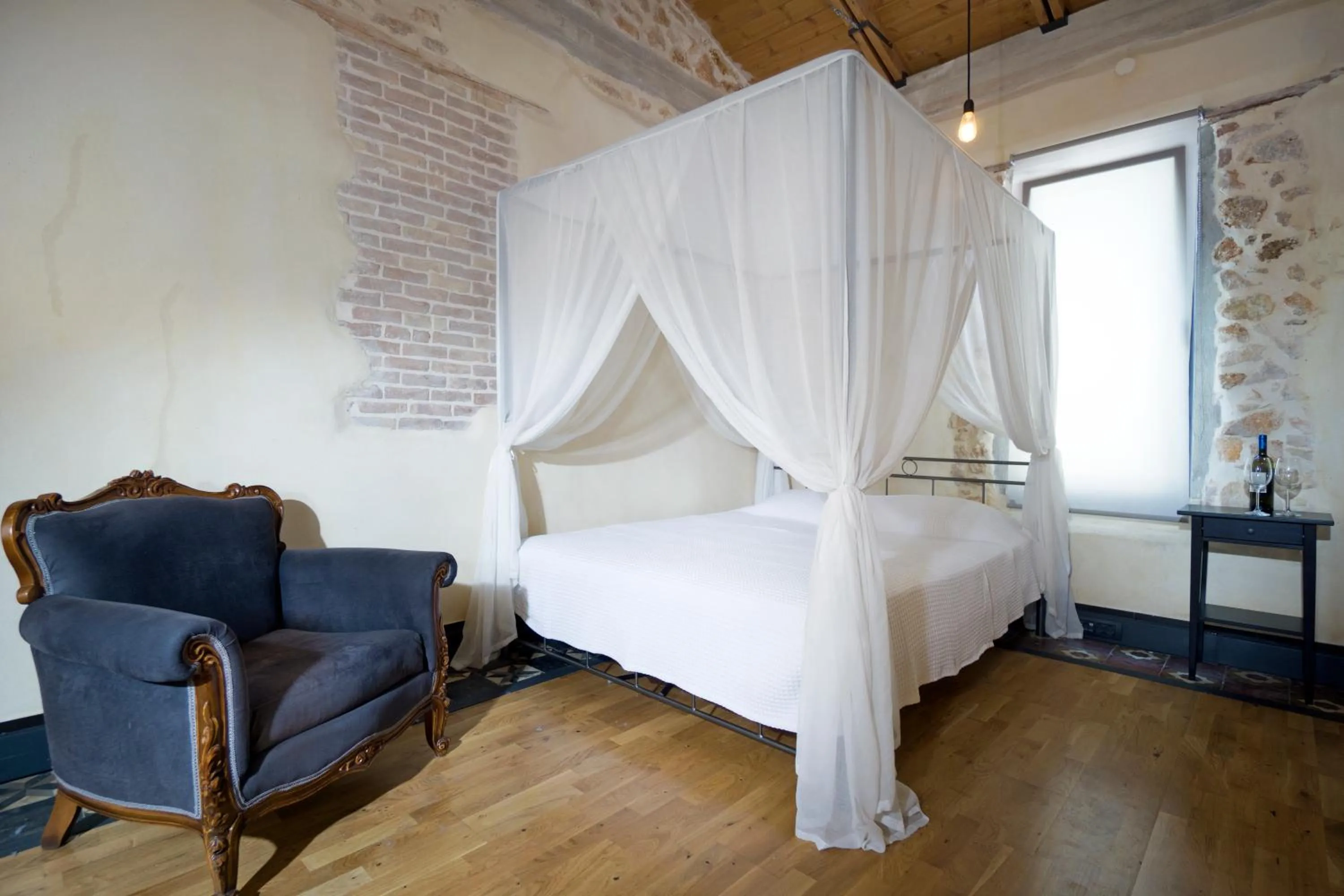 Bedroom, Bed in Evans House