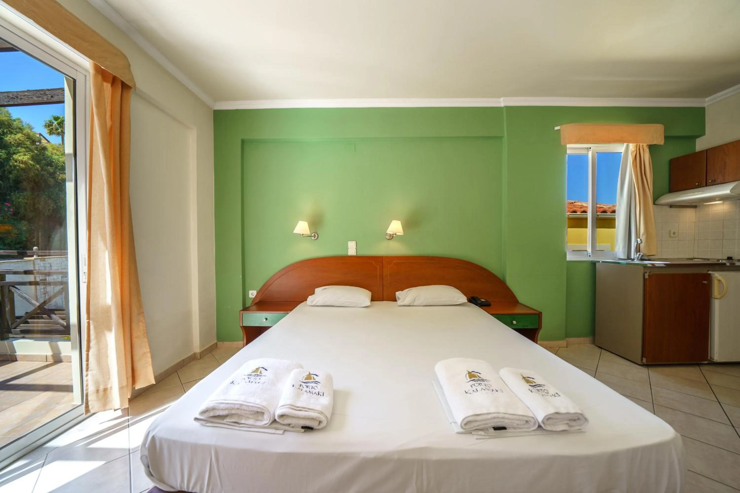 Porto Kalamaki Hotel