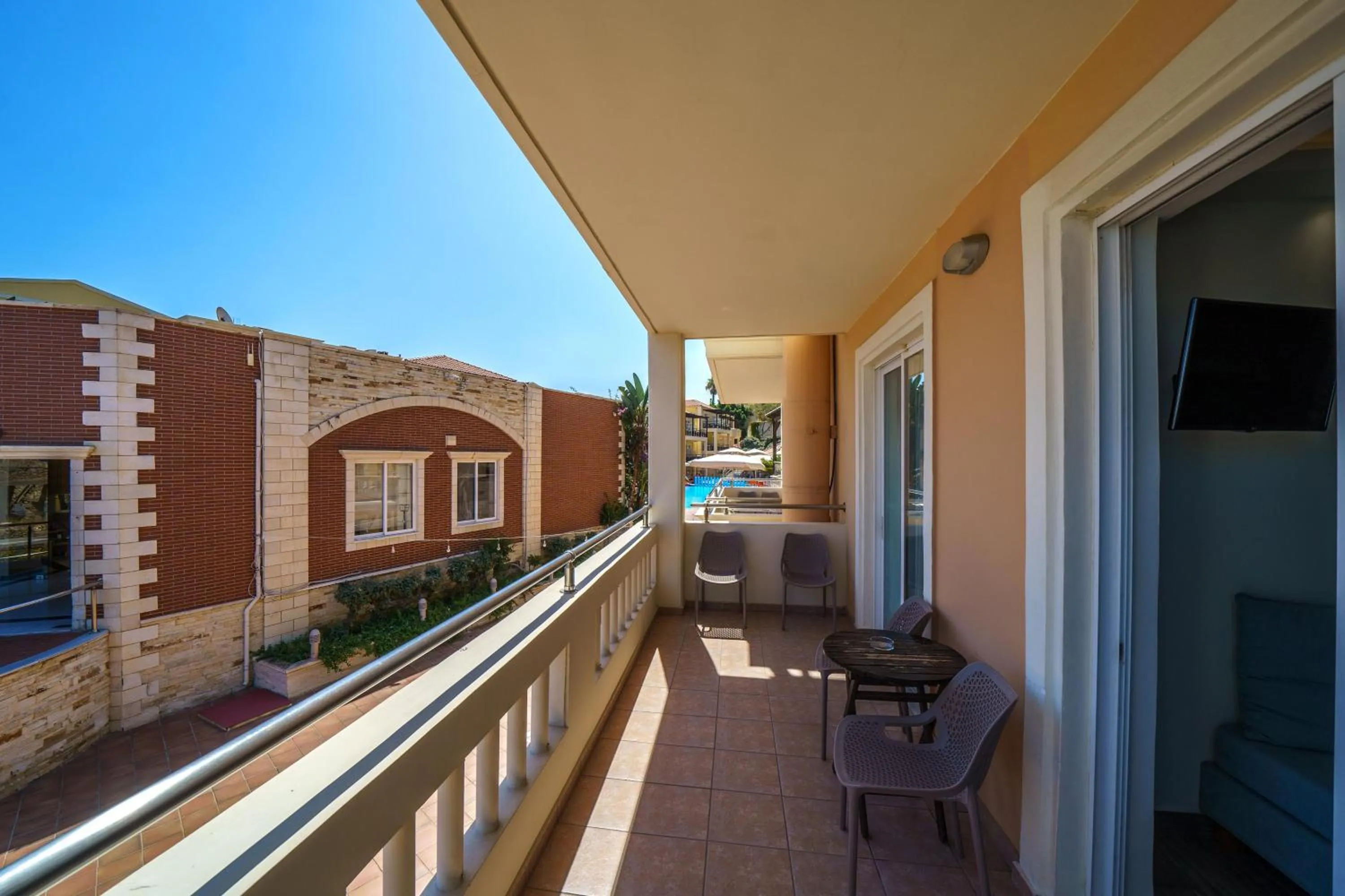 Porto Kalamaki Hotel