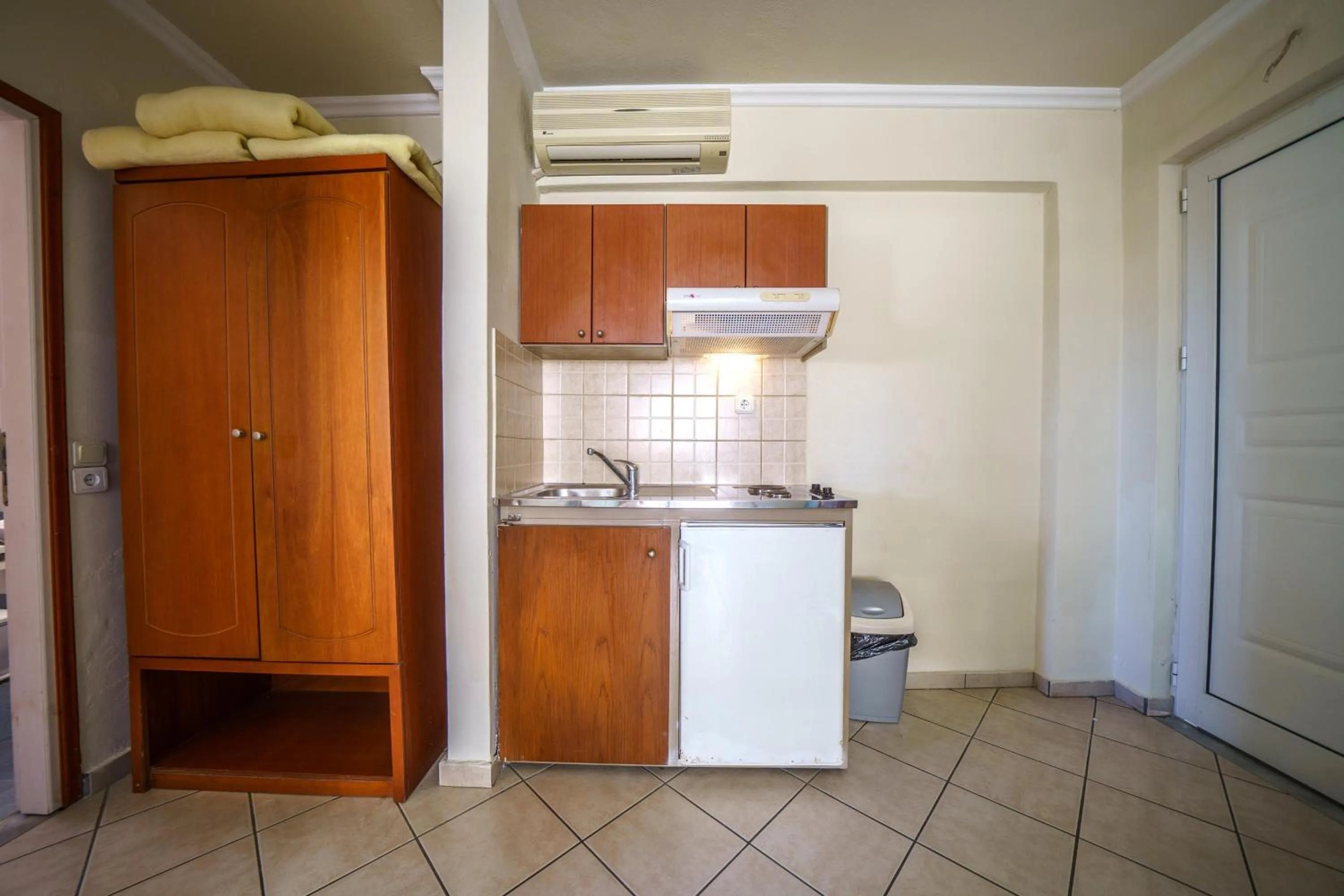 Porto Kalamaki Hotel