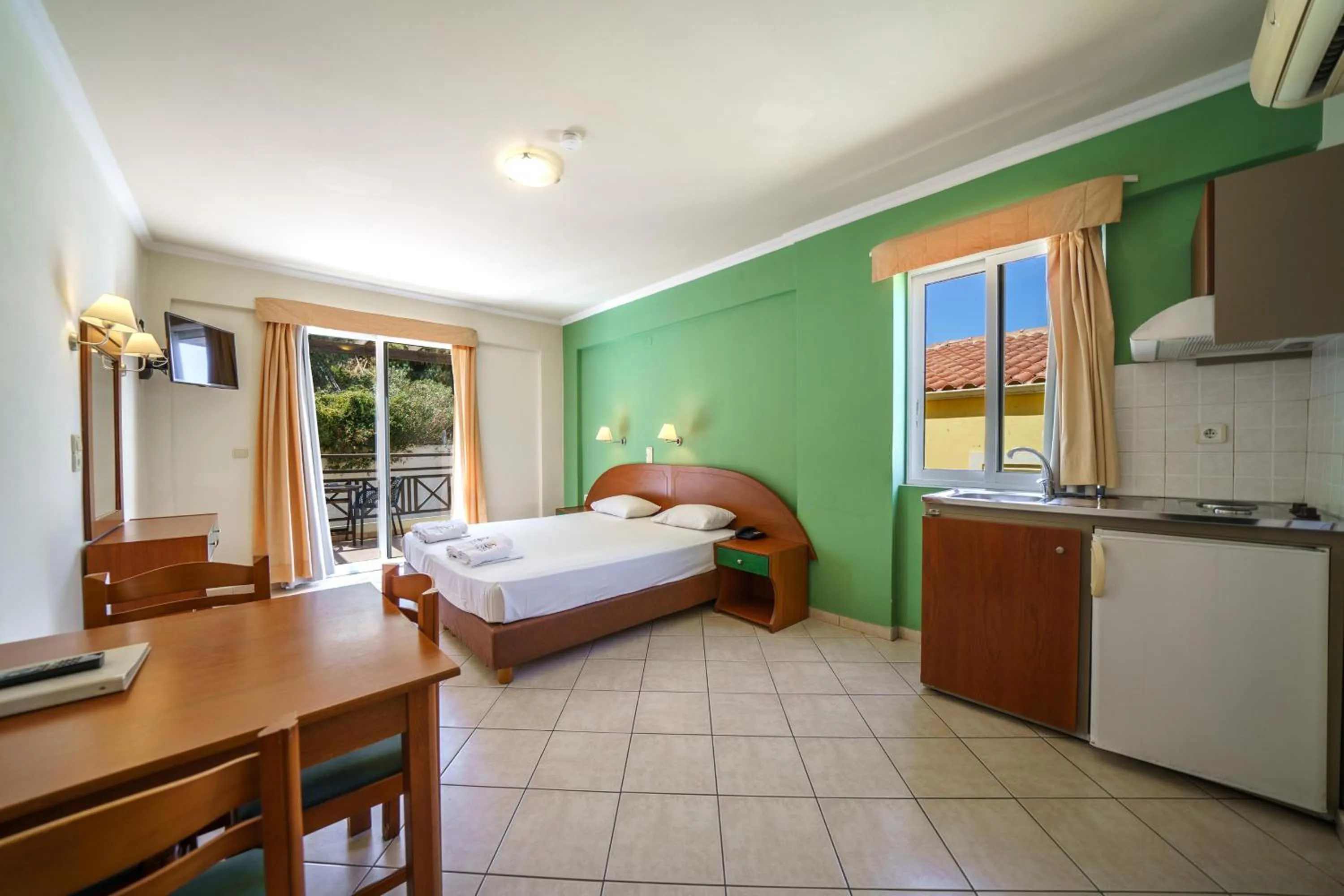 Porto Kalamaki Hotel