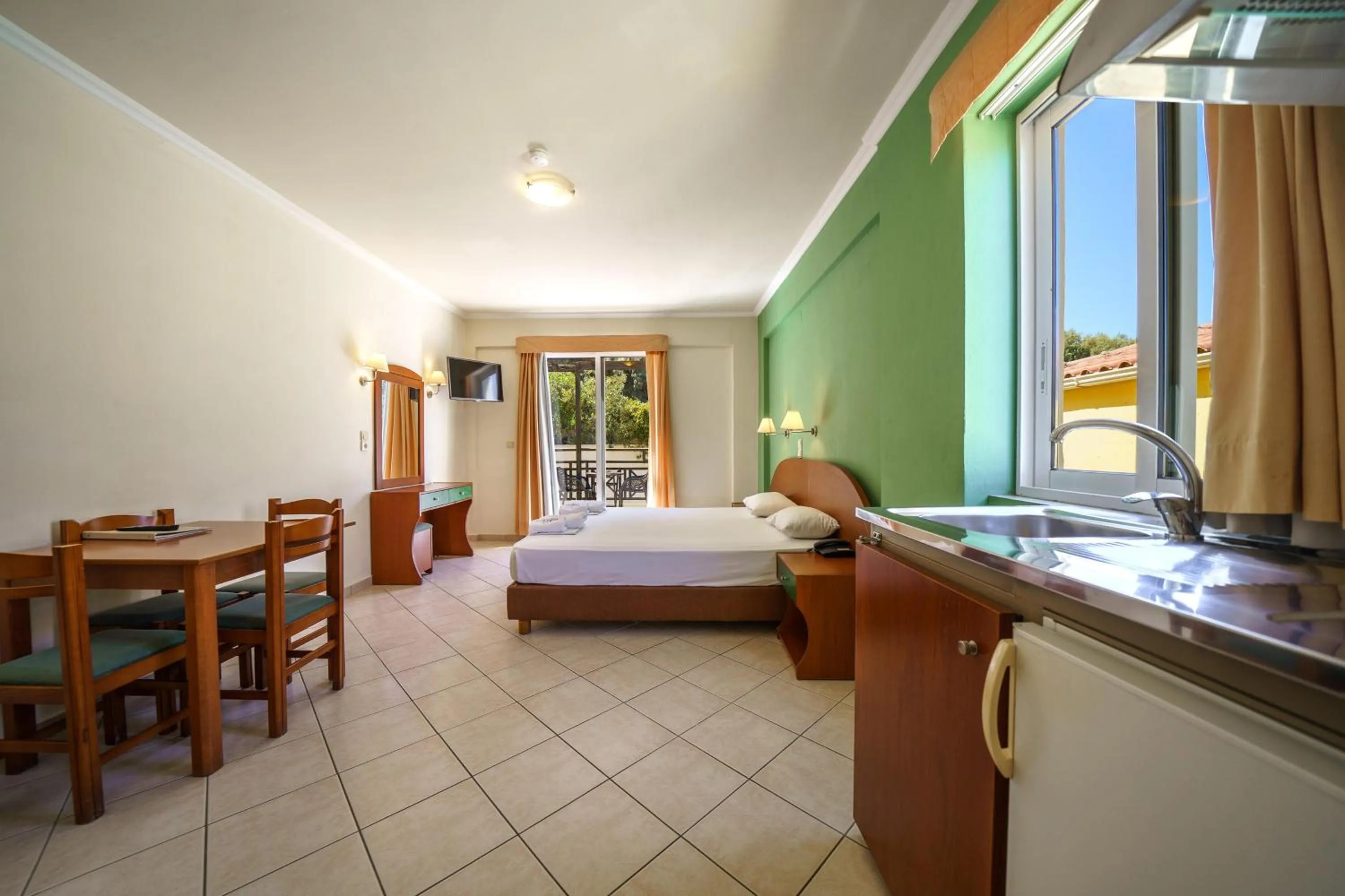 Porto Kalamaki Hotel