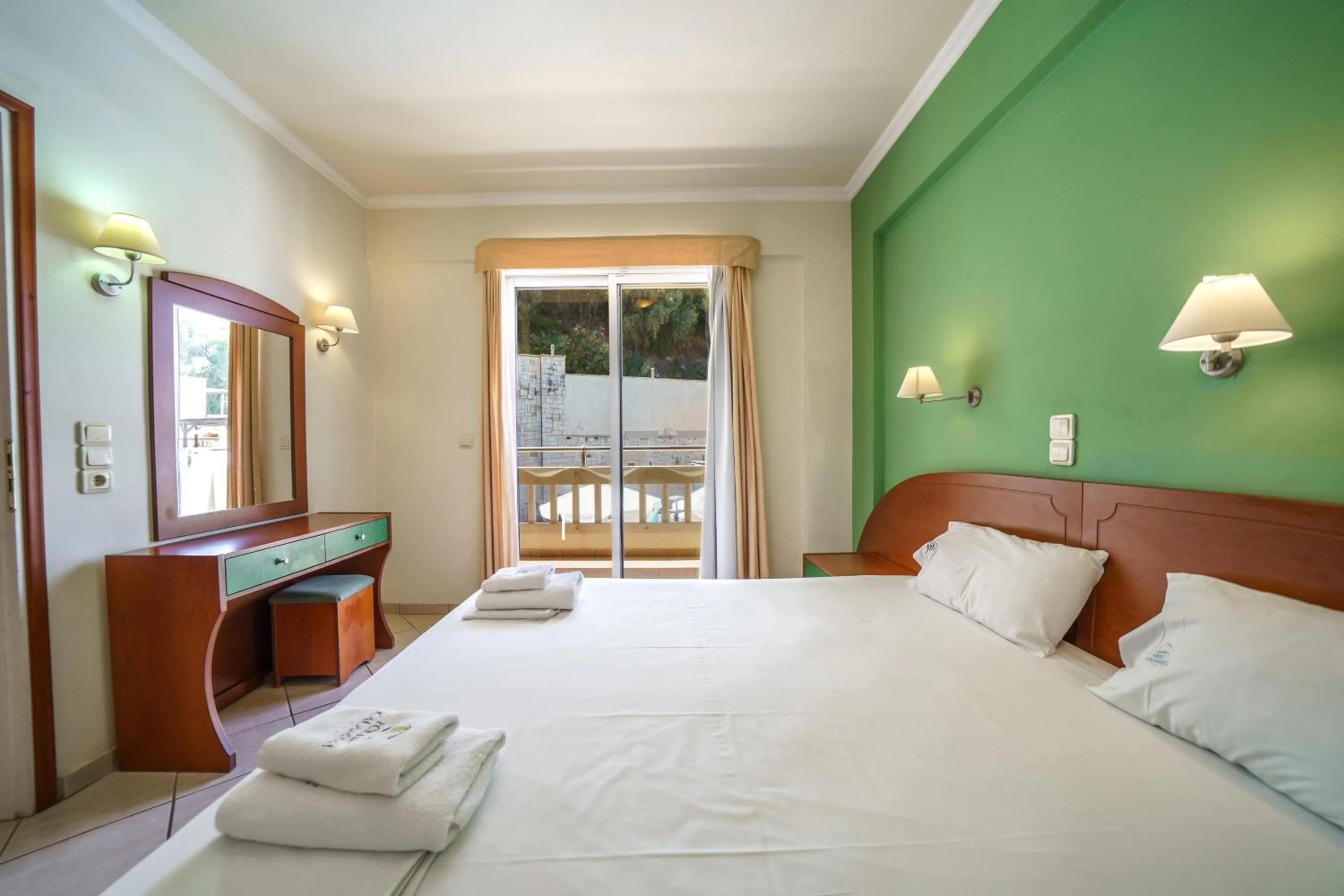 Porto Kalamaki Hotel