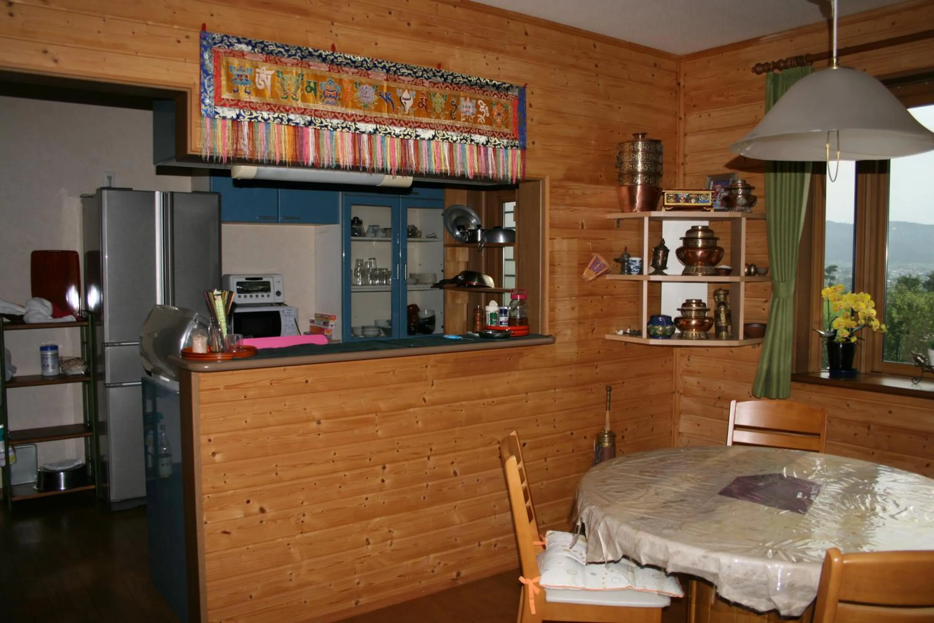 Communal lounge/ TV room in Azumino Backpackers 山の風