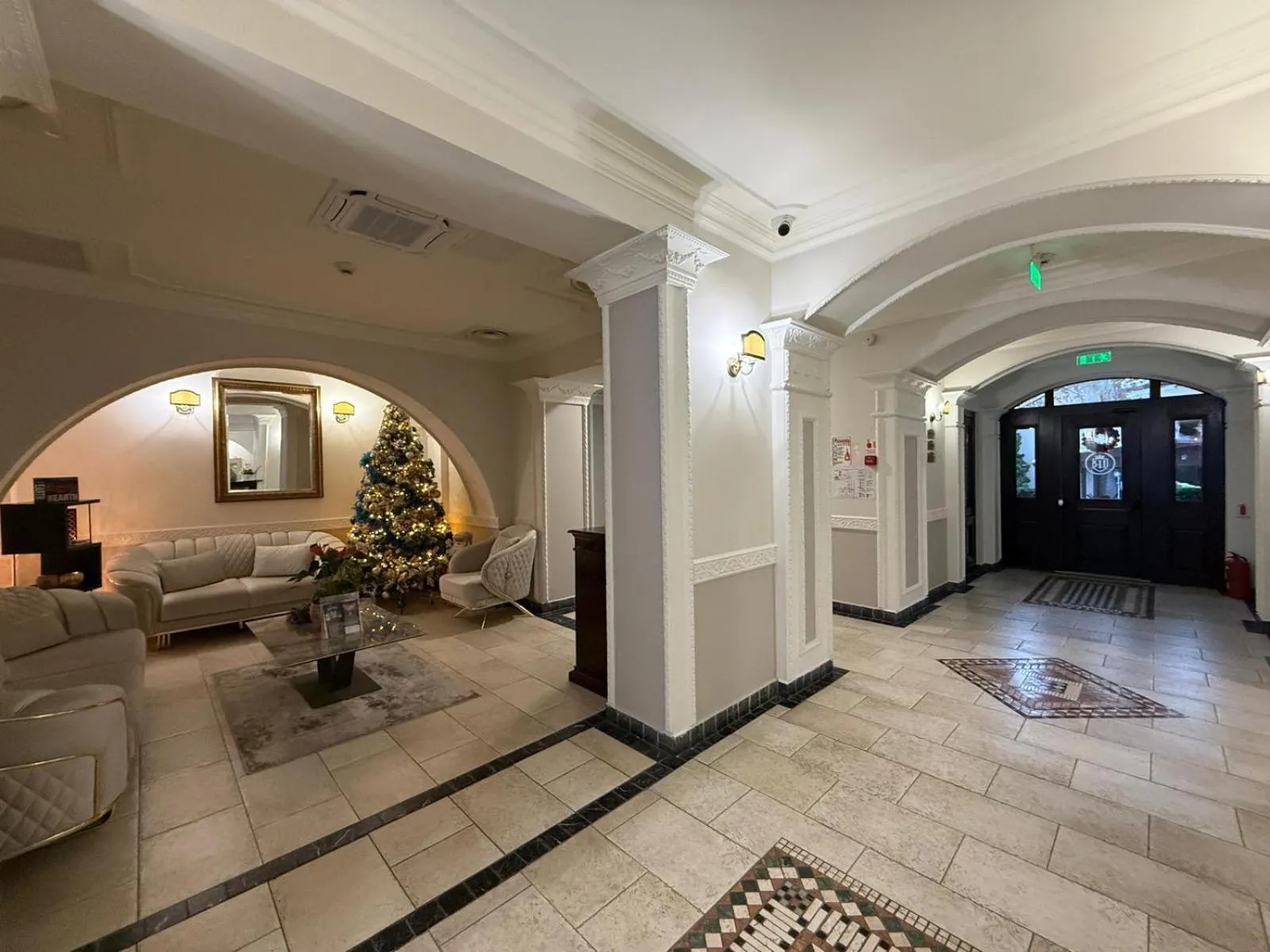 Lobby or reception in Aparthotel Iosefin Residence