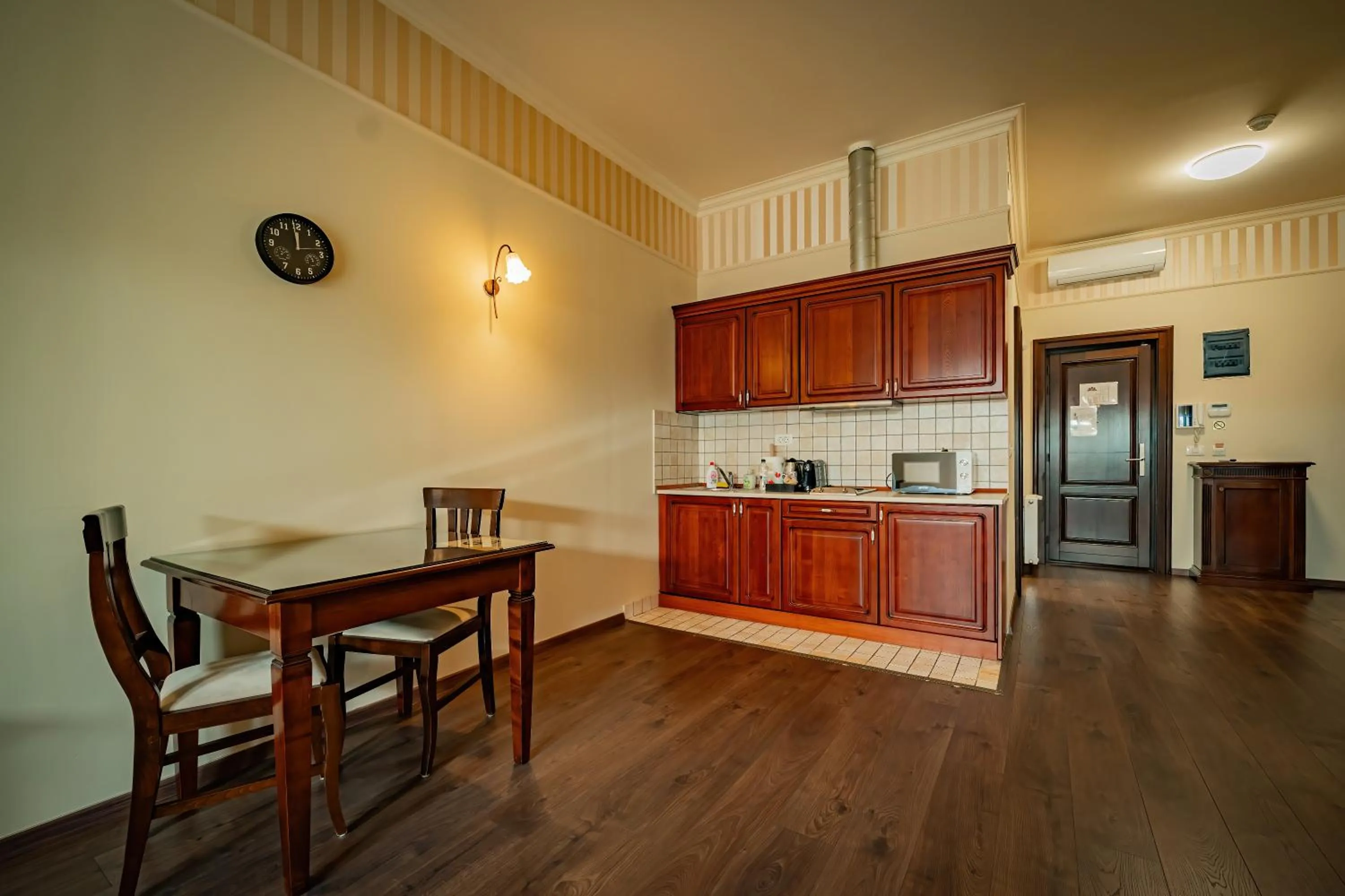 Kitchen or kitchenette in Aparthotel Iosefin Residence