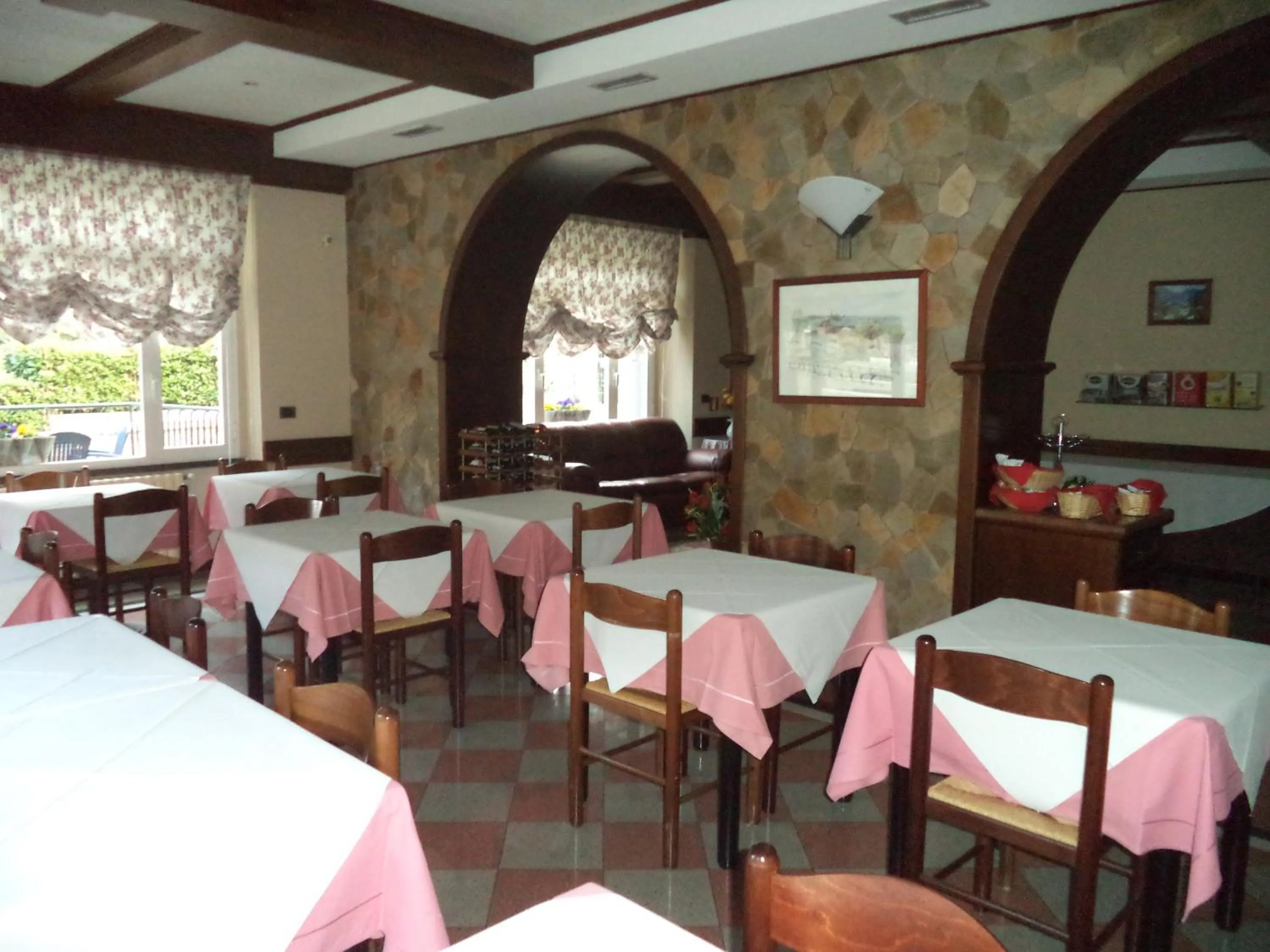 Restaurant/places to eat in Hotel Il Nibbio