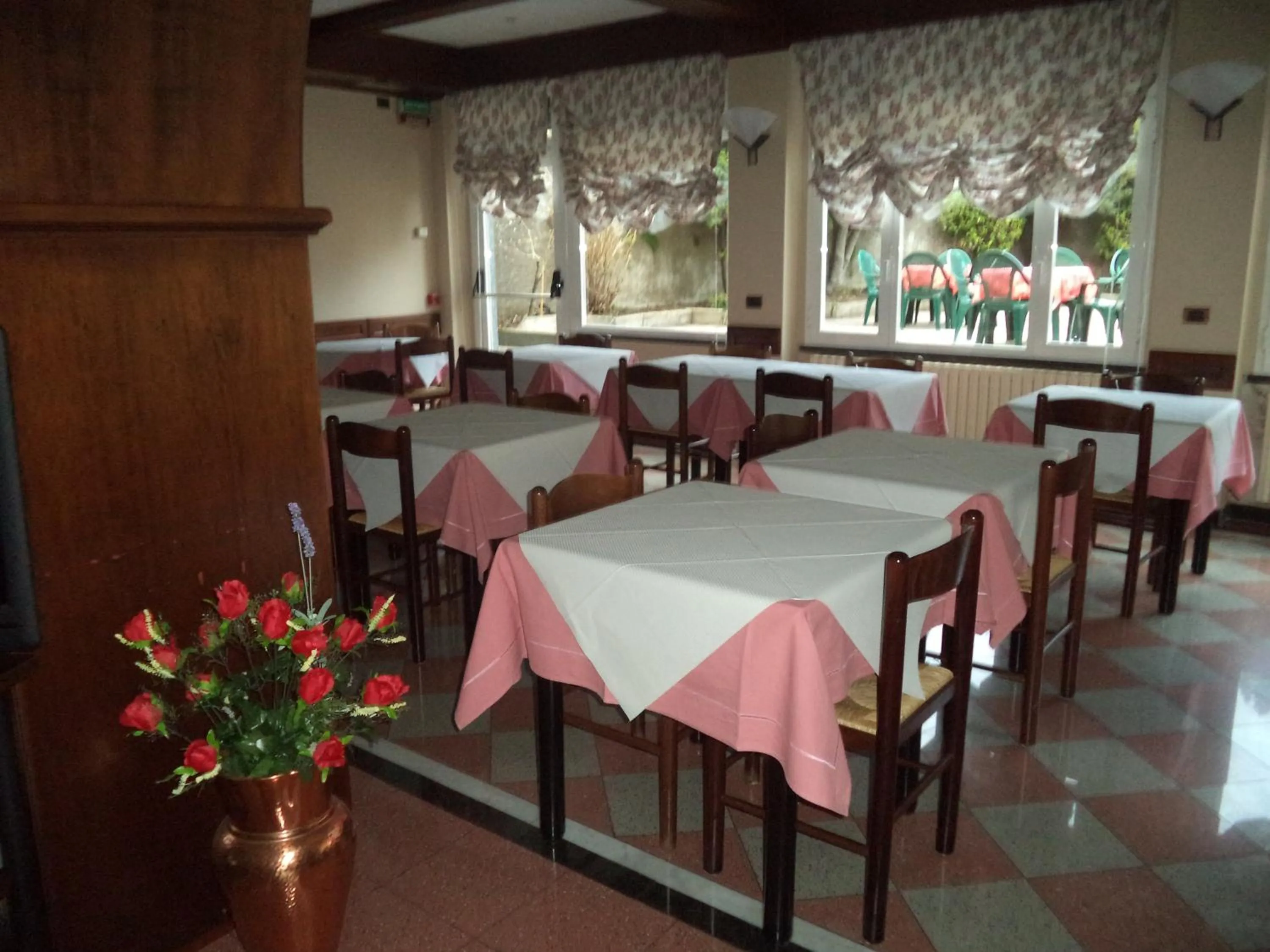 Restaurant/places to eat in Hotel Il Nibbio
