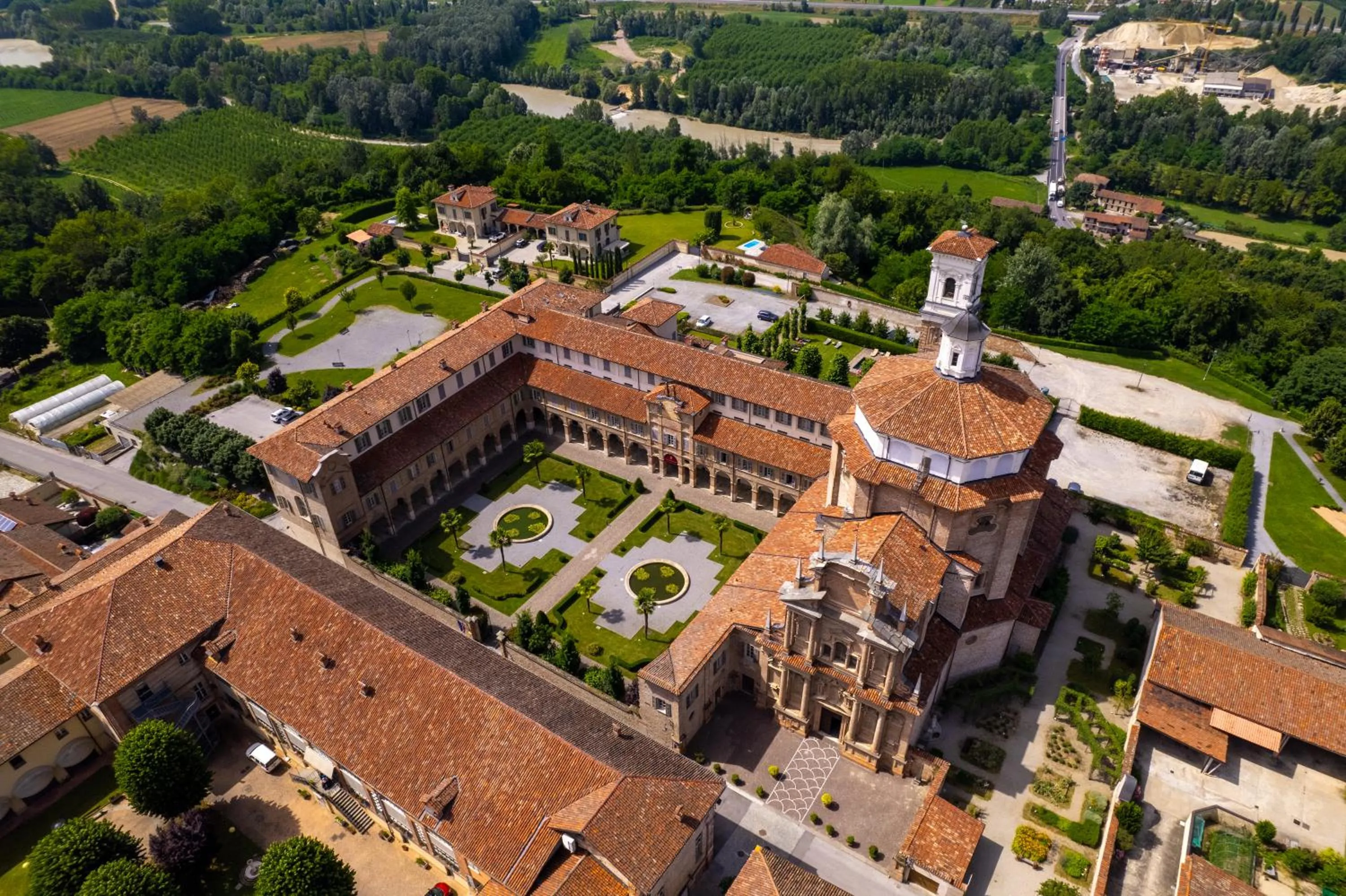 Property building in Hotel I Somaschi