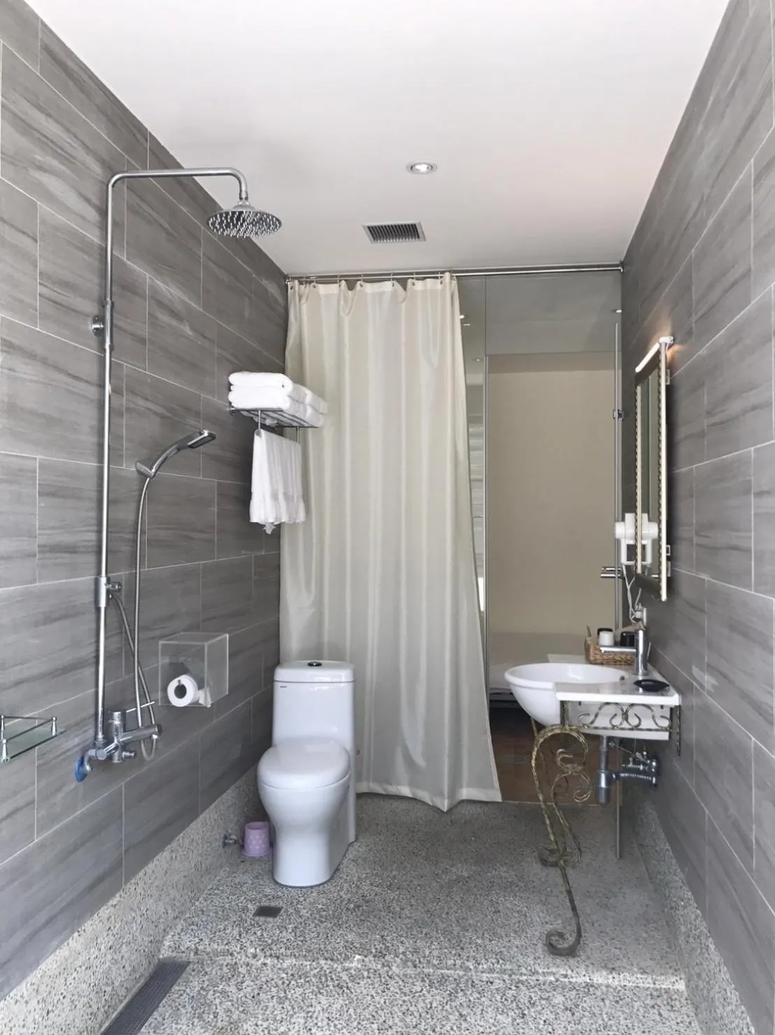 Bathroom in Chill Chill House