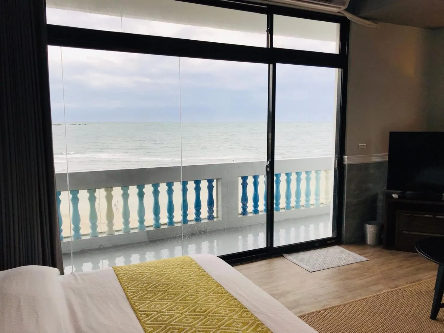 Balcony/Terrace, Bed in Chill Chill House