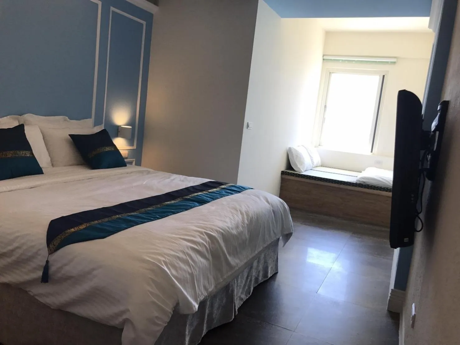 Photo of the whole room, Bed in Chill Chill House