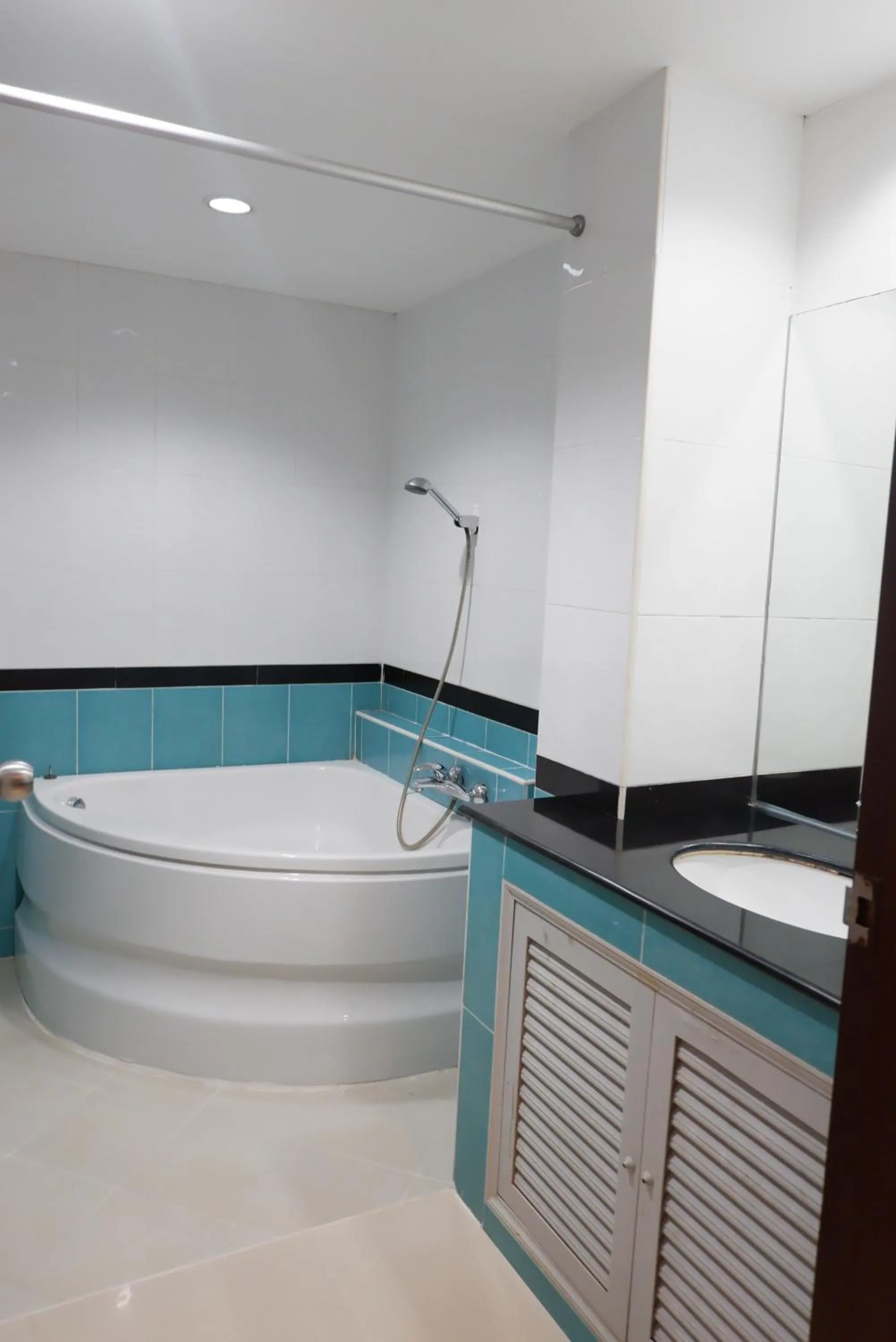 Bed in Auychai Grand Hotel