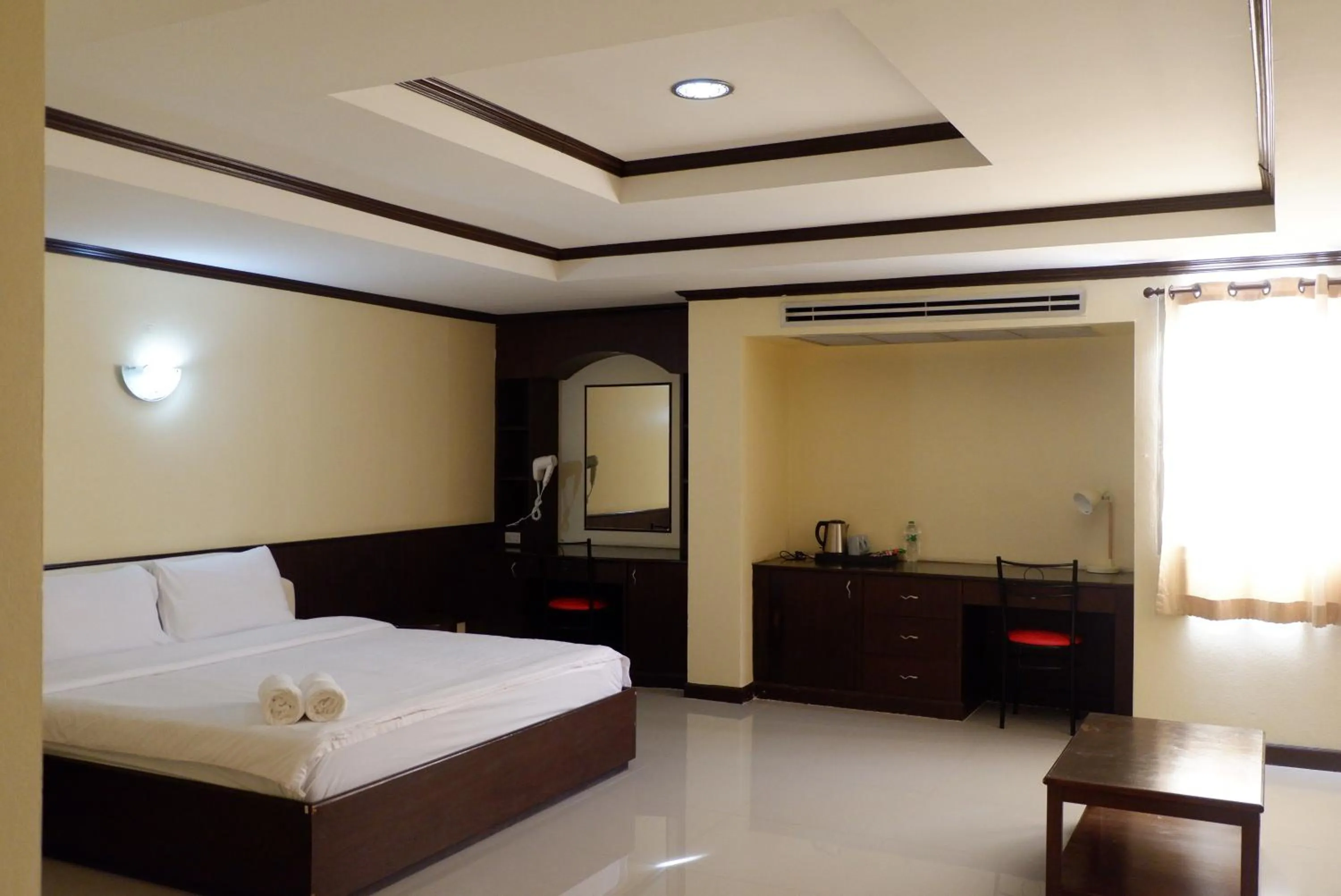 Bedroom, Bed in Auychai Grand Hotel