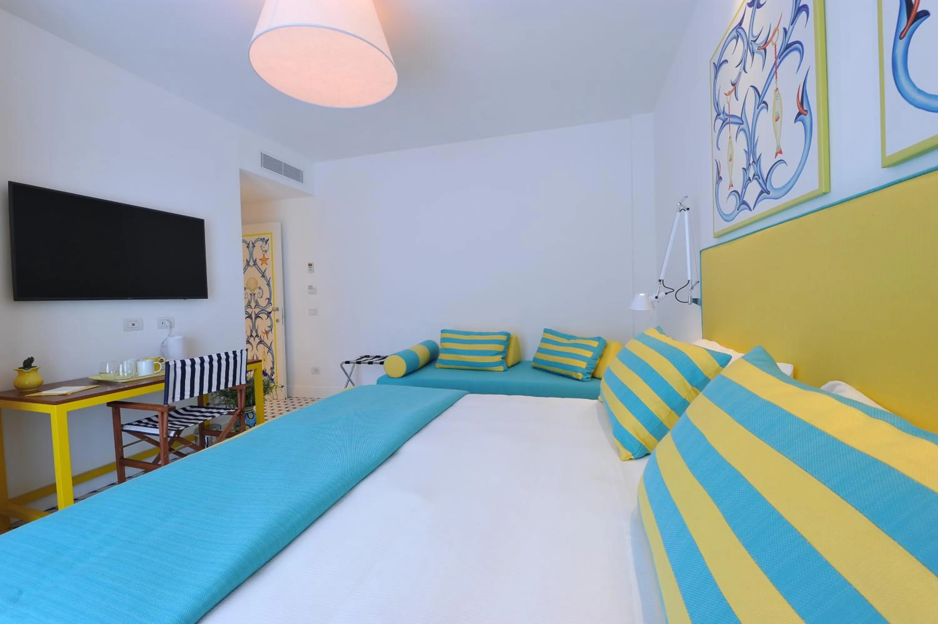 Photo of the whole room, Bed in Maison Lauren