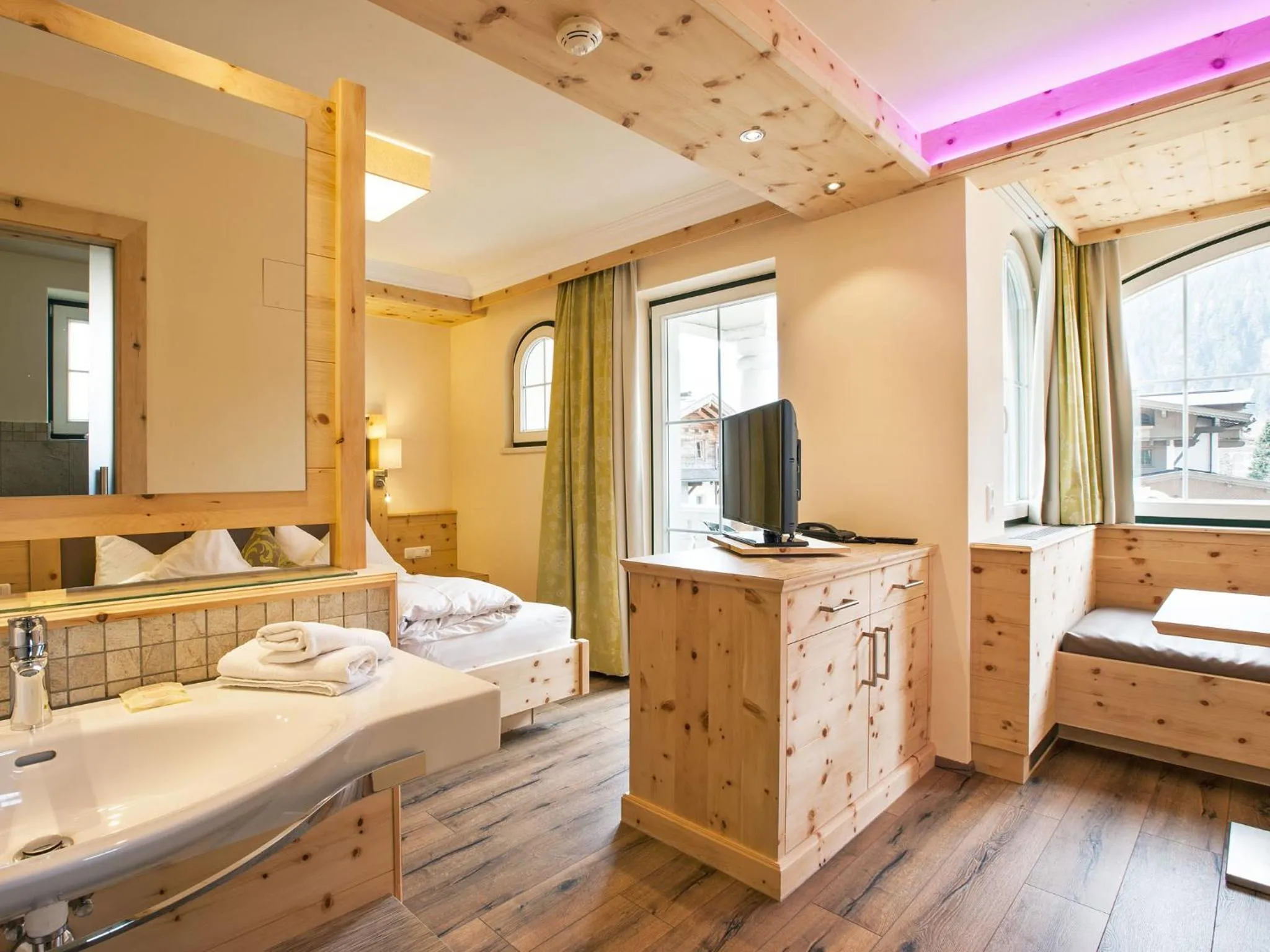 Day, Bed in Sylvana's Wohlfühl Hotel