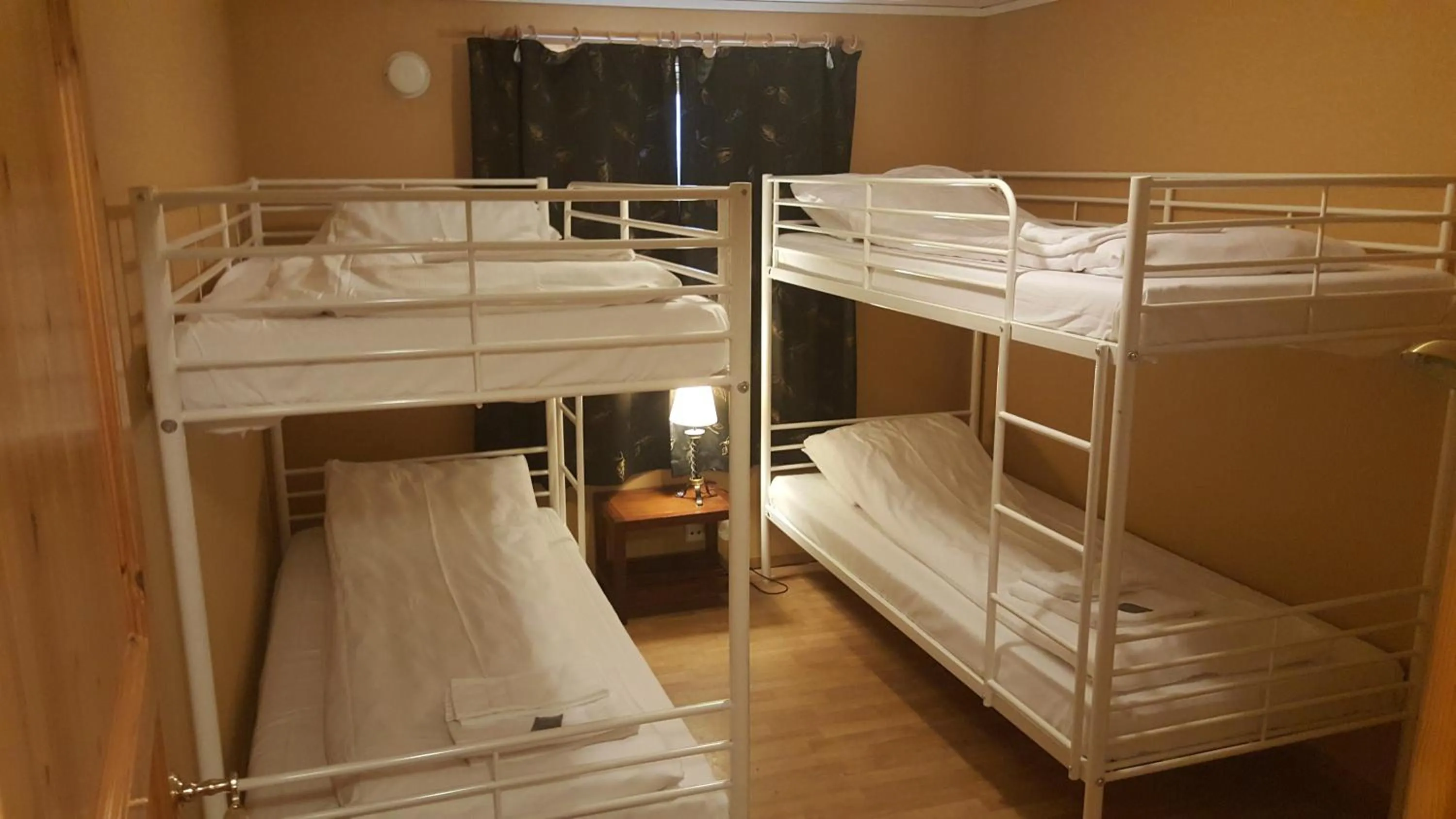 bunk bed, Bed in Skeisvang Gjestgiveri