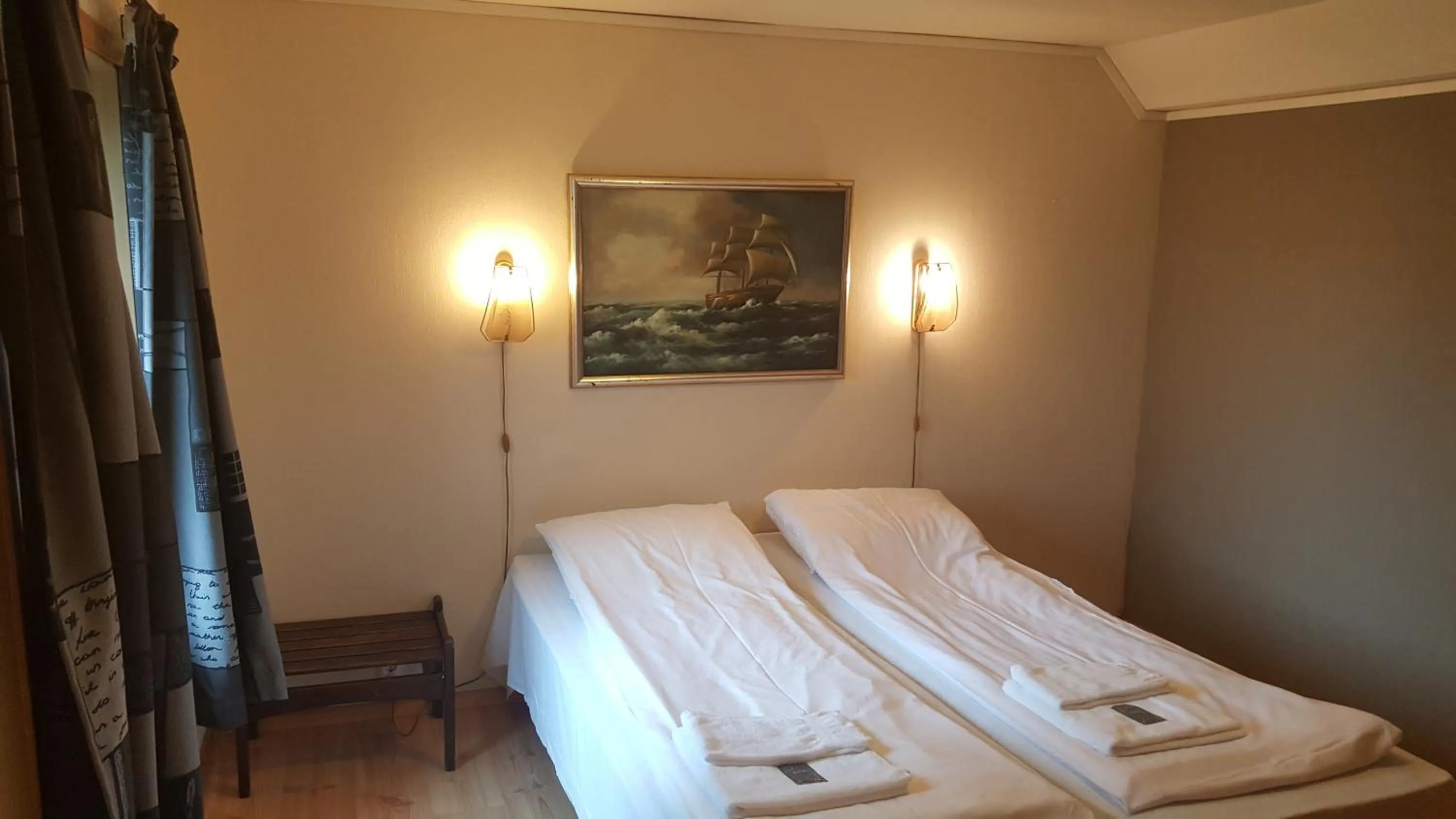 Bed in Skeisvang Gjestgiveri