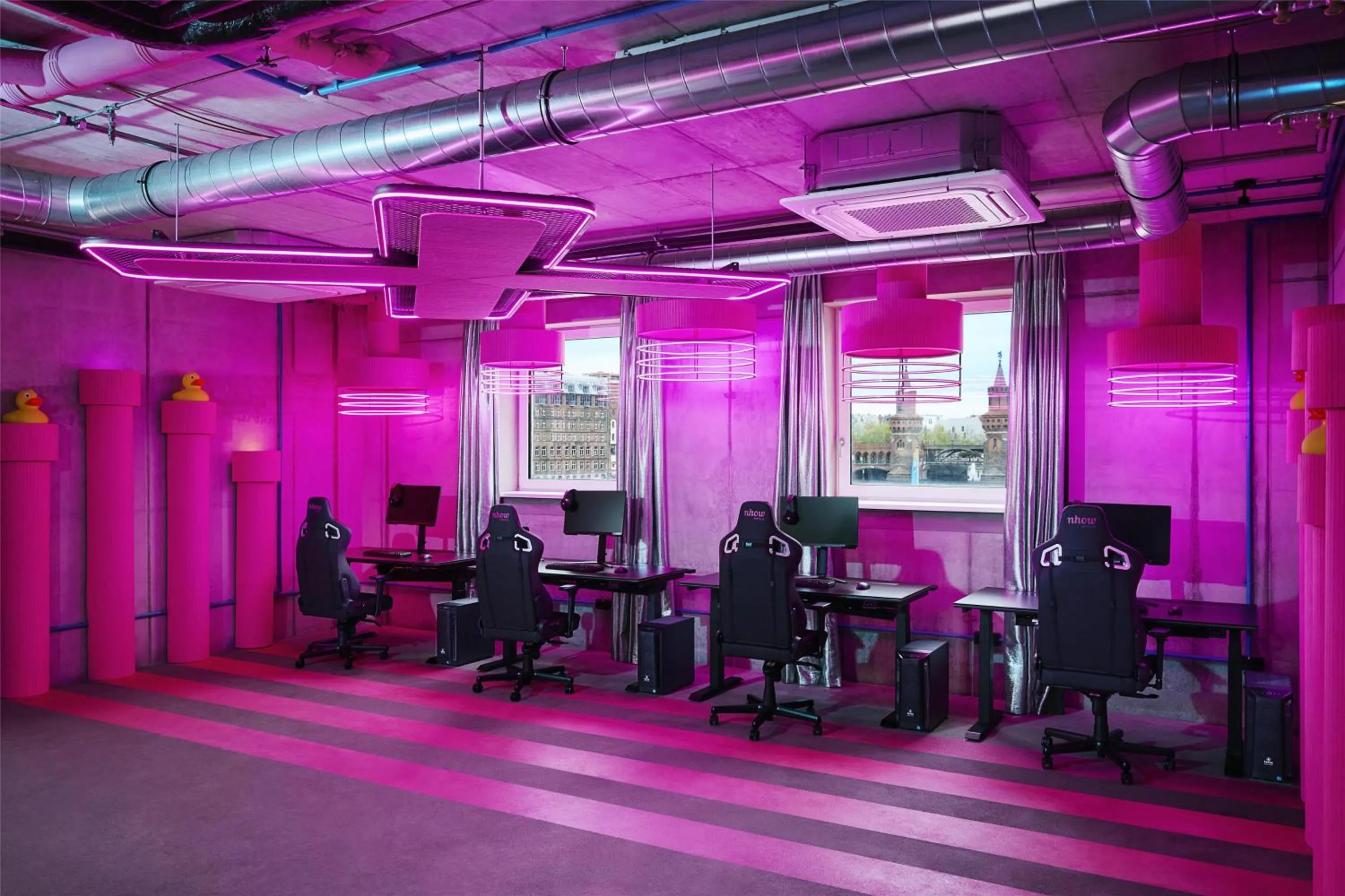 Photo of the whole room in nhow Berlin