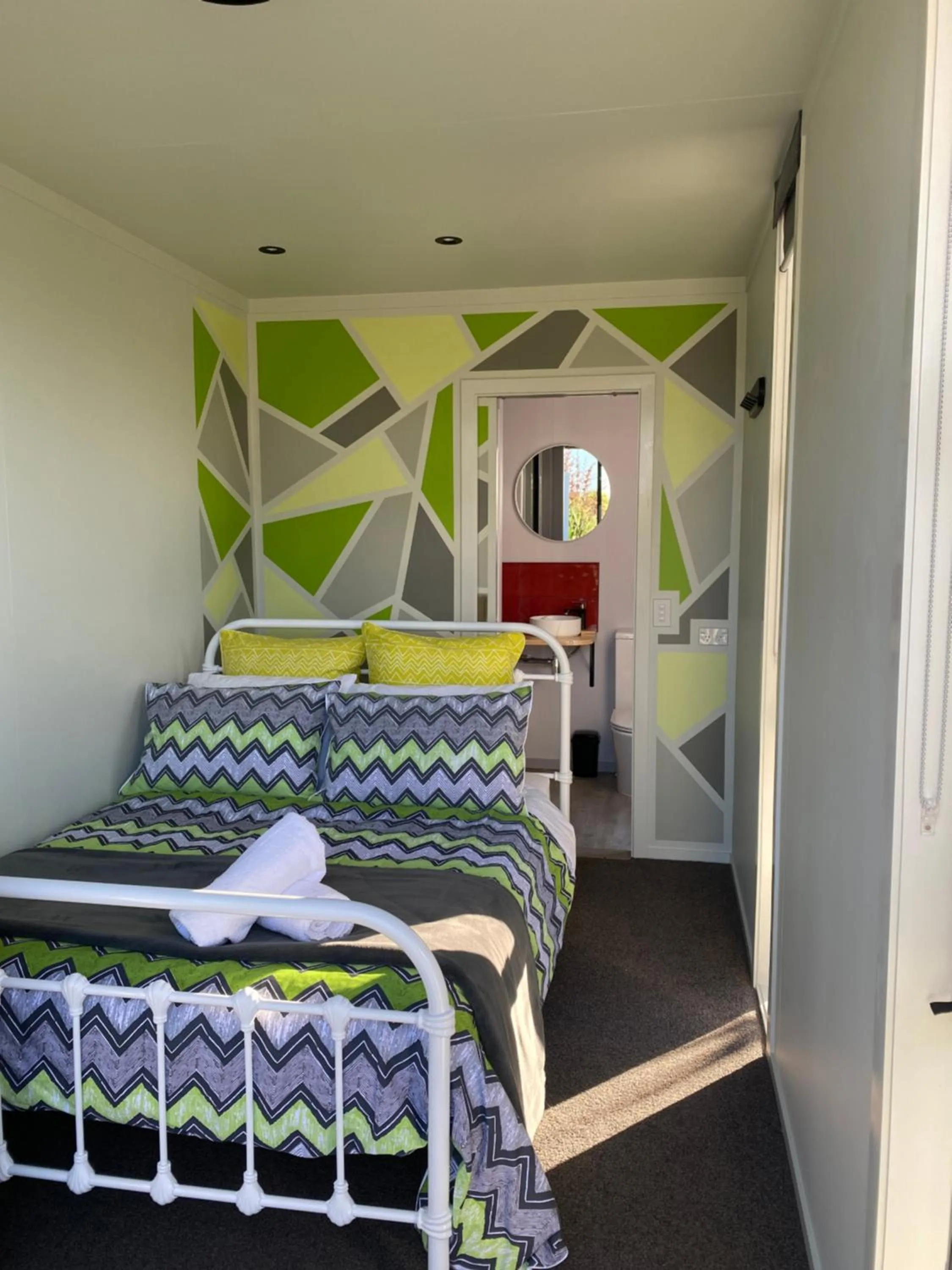 Bedroom, Bed in Ross Beach TOP10 Holiday Park