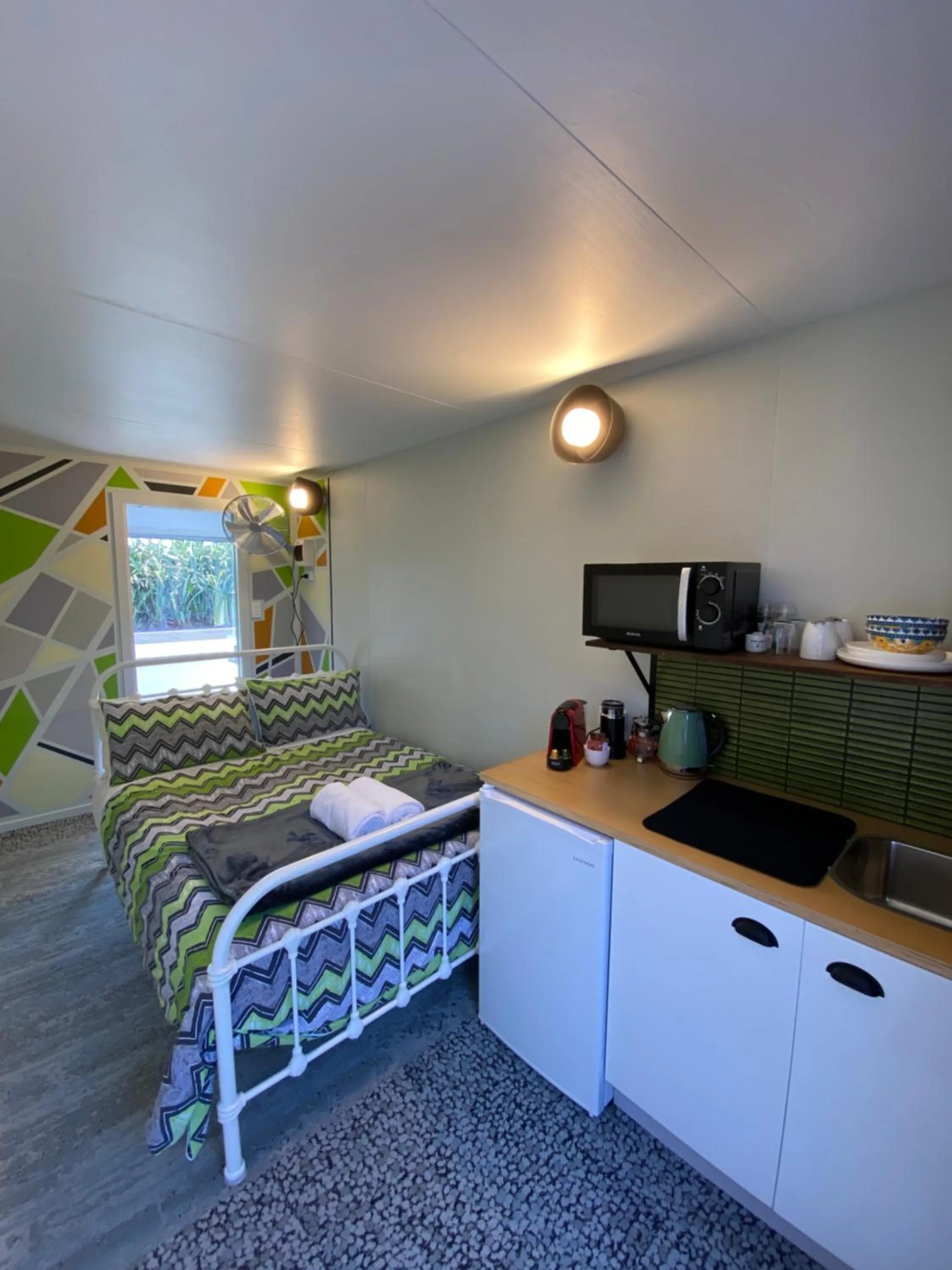 Living room, Bed in Ross Beach TOP10 Holiday Park