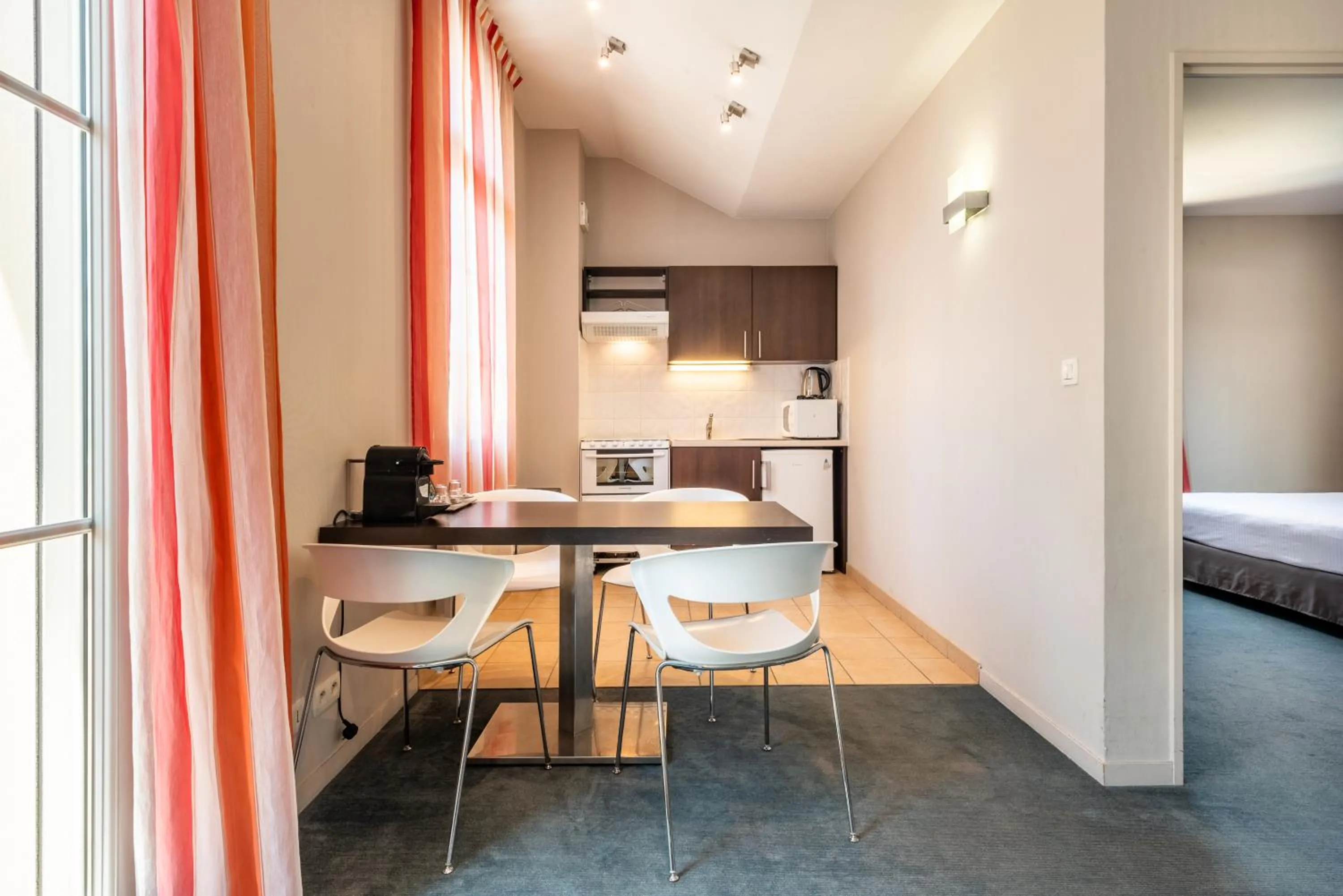 Kitchen or kitchenette in Résidence de Diane - Toulouse