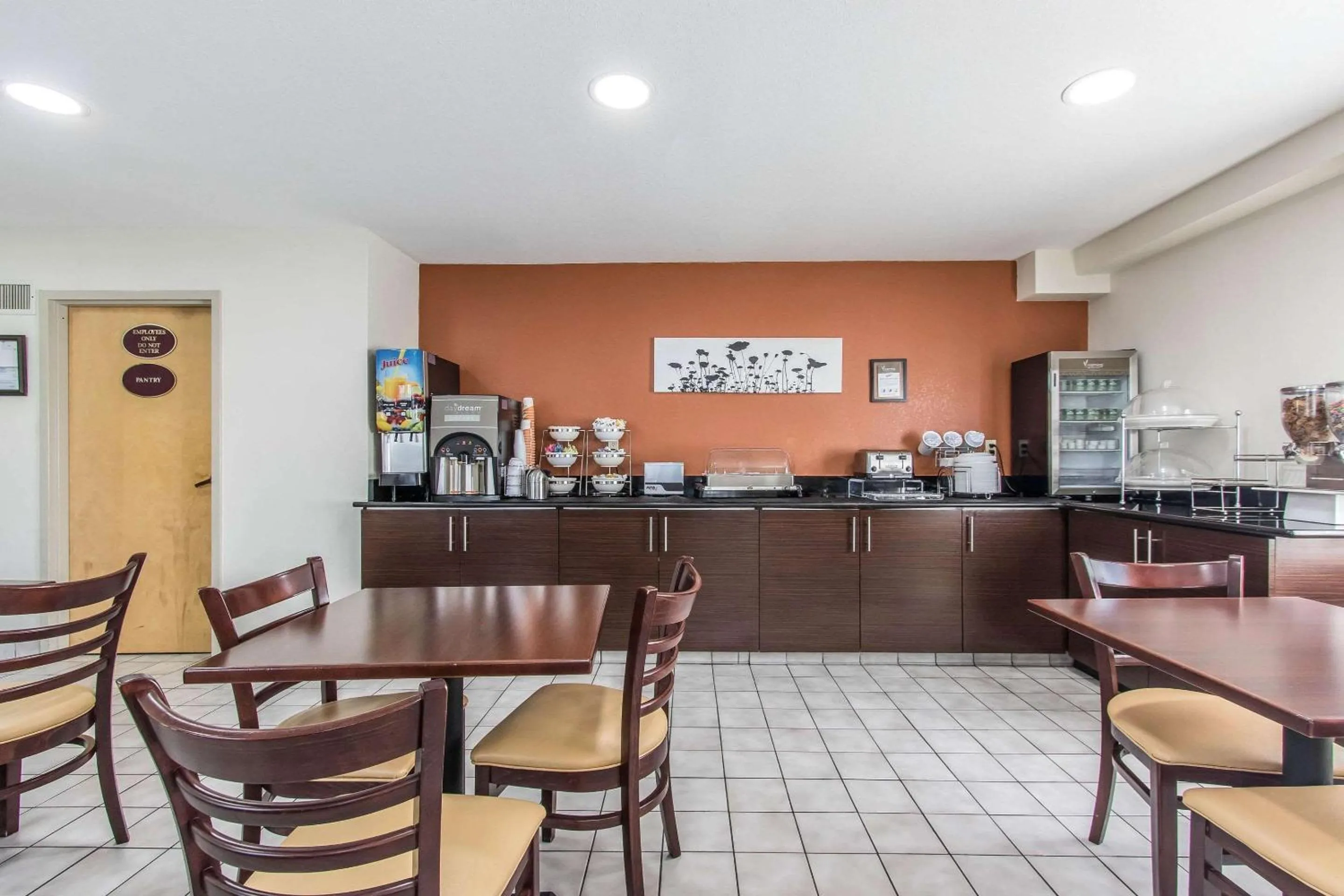 Restaurant/places to eat in Sleep Inn Nashville near Percy Priest Lake