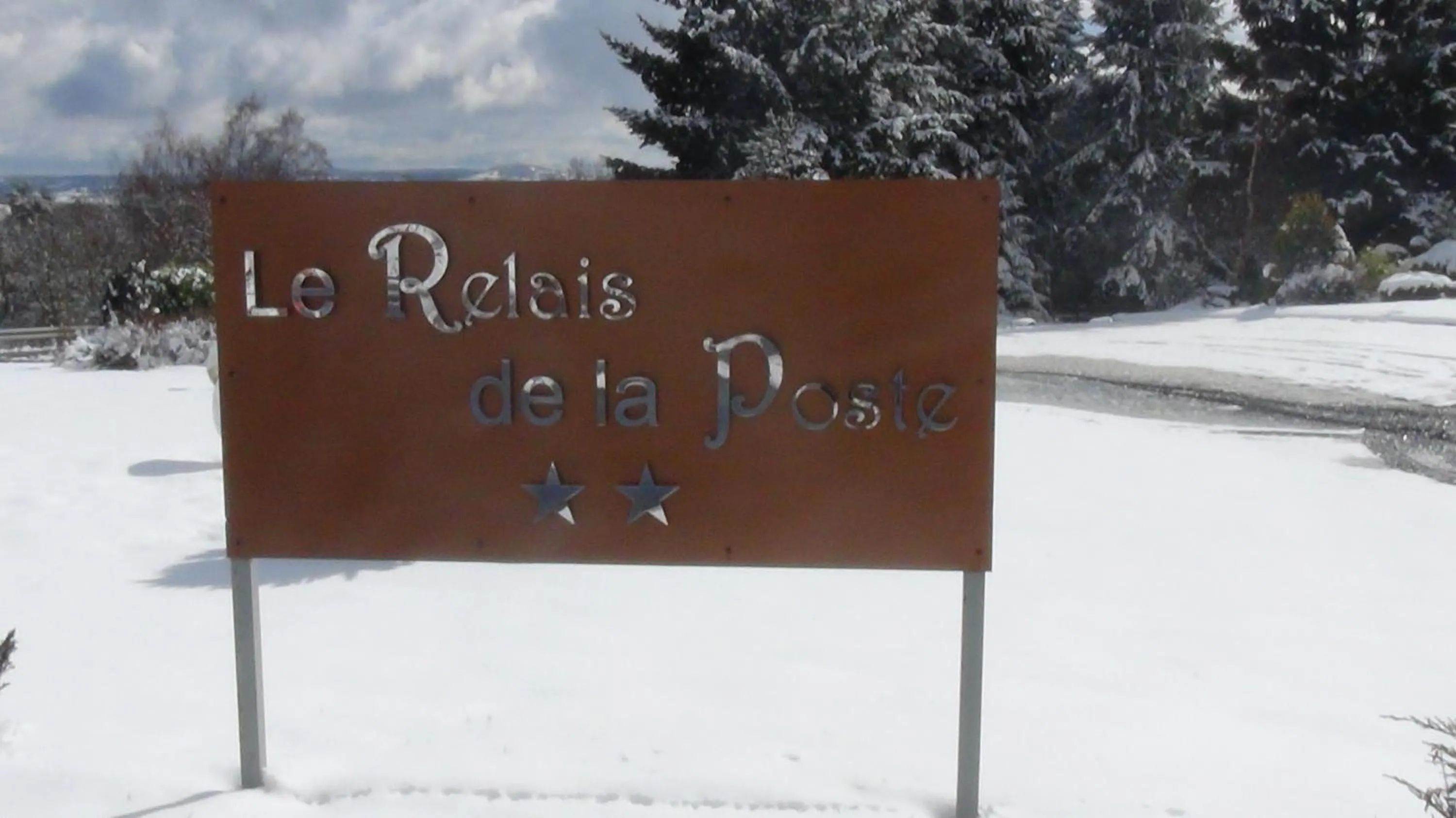 Hôtel Logis Le Relais De La Poste