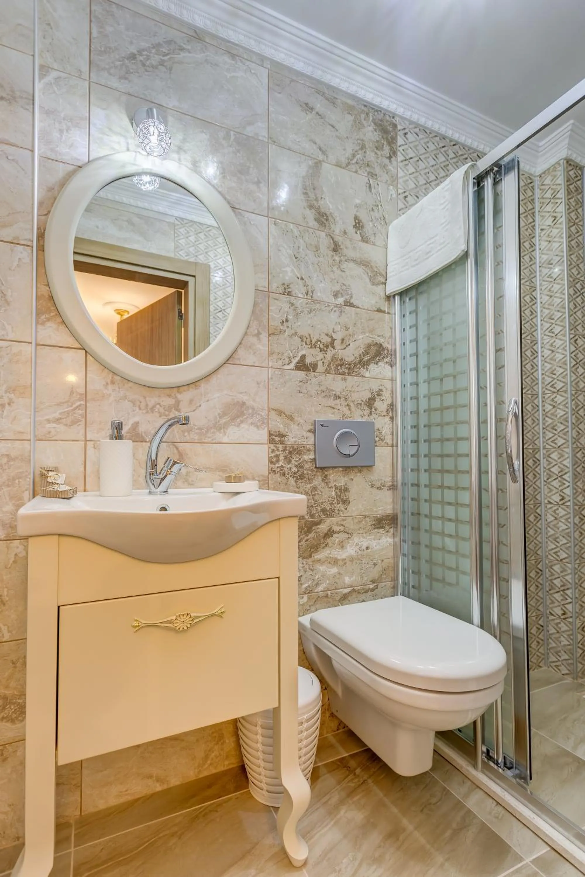 Shower in Cunda Özerbey Konağı