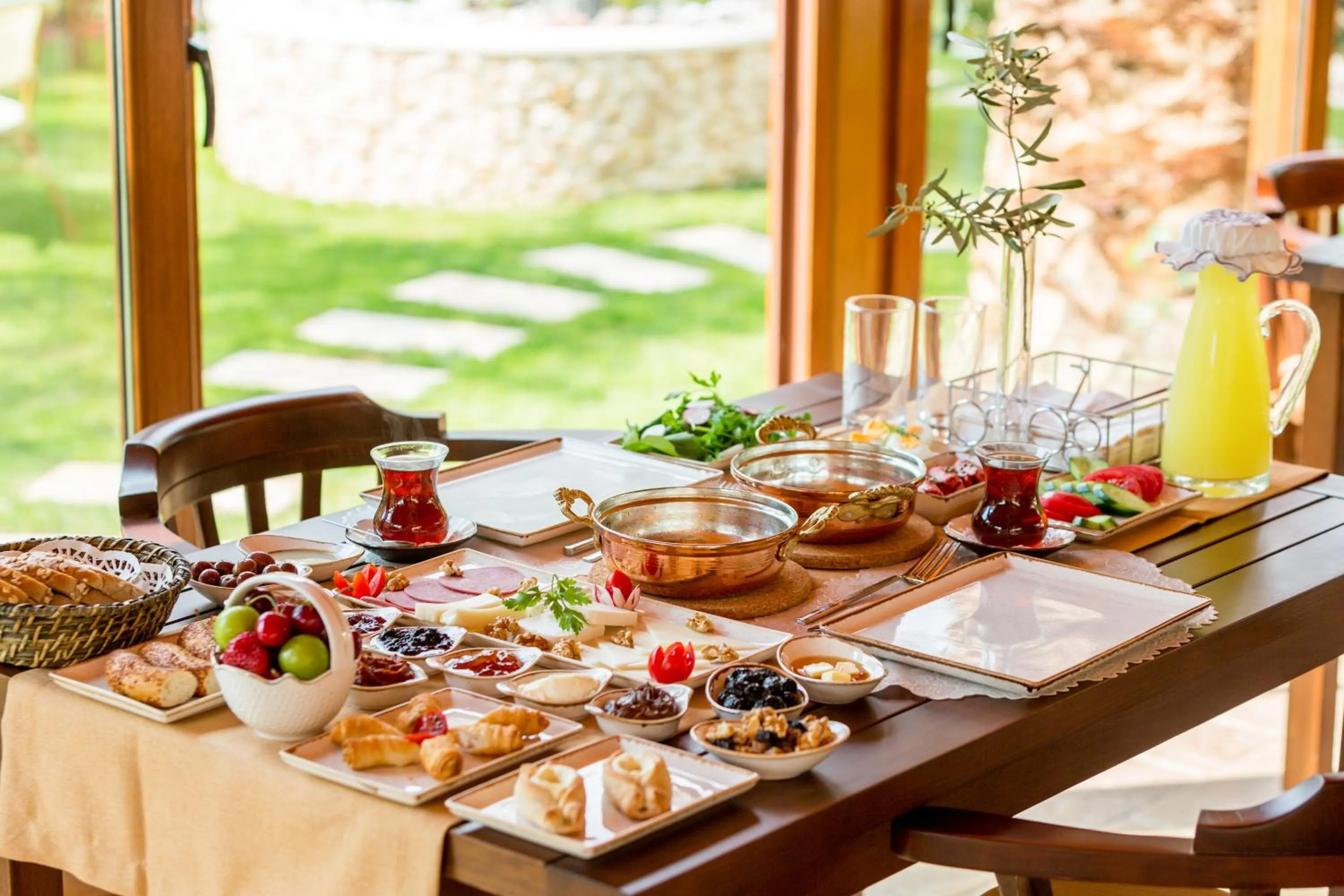 Breakfast in Cunda Özerbey Konağı
