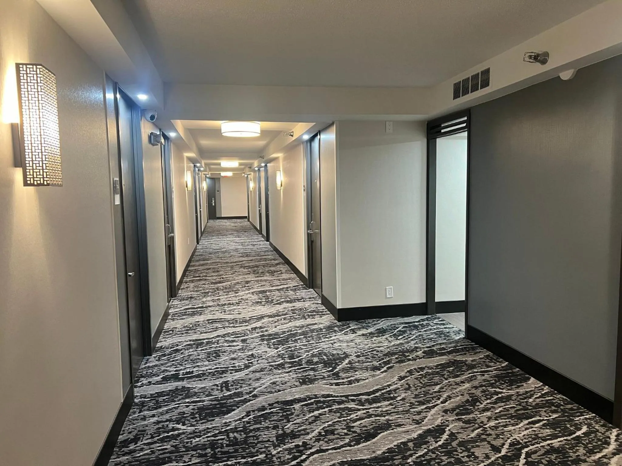 Lobby or reception in Holiday Inn Nashville Downtown - Stadium by IHG