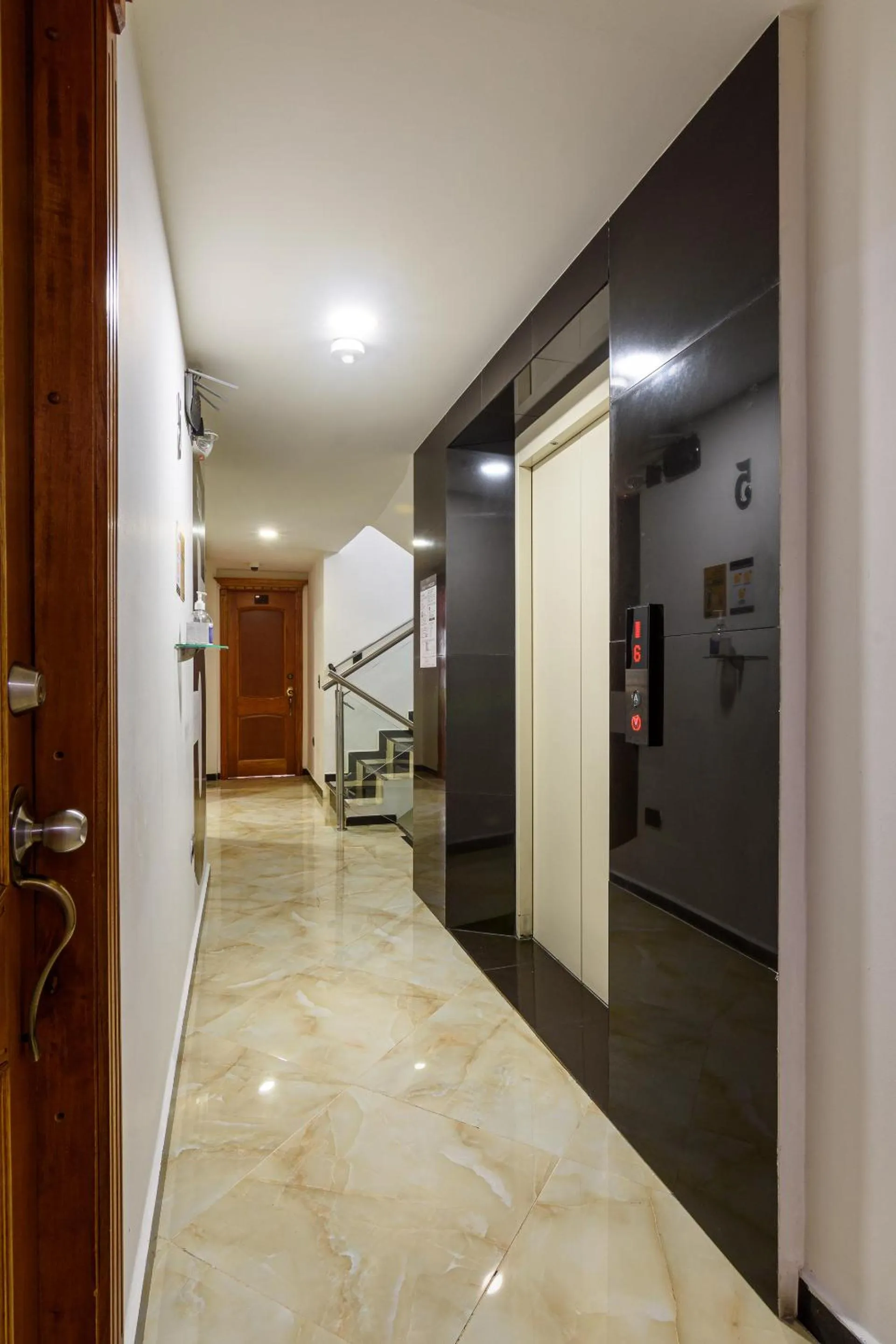 elevator in Hotel Med Estadio