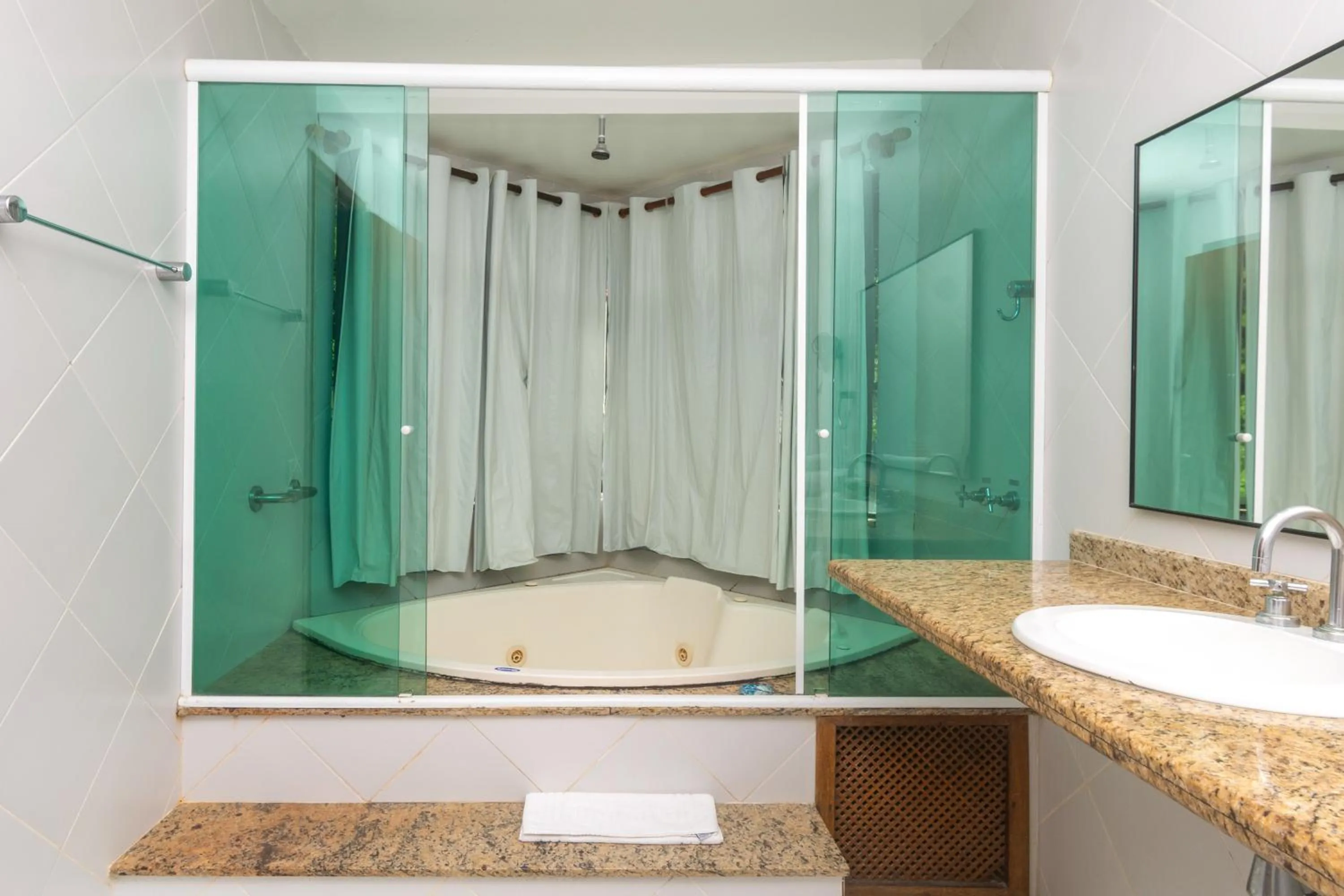 Shower in Côte D`azur Buzios