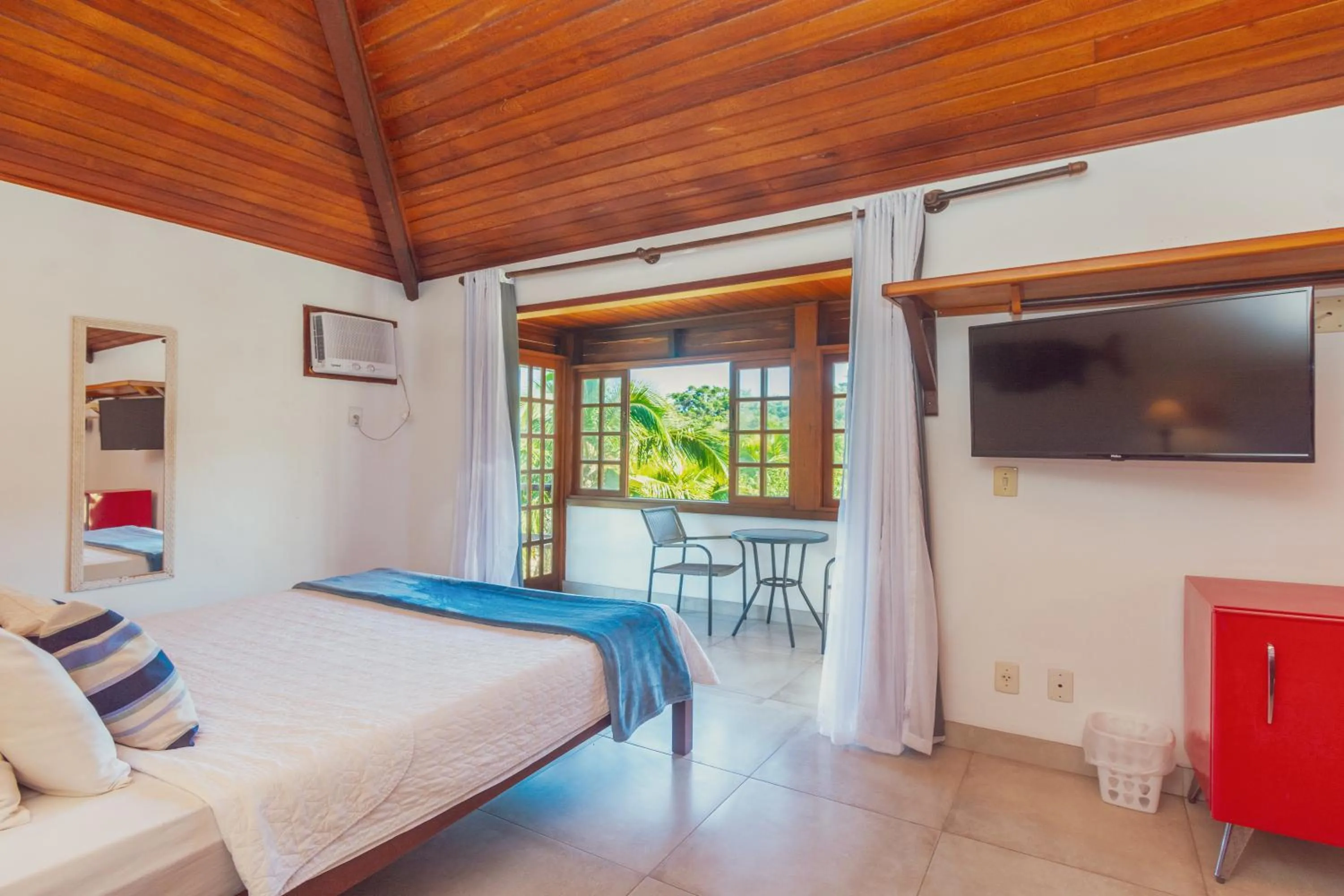 Bed in Côte D`azur Buzios