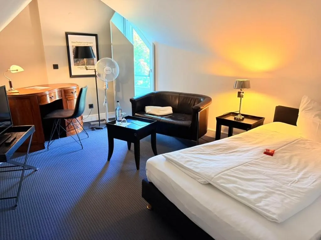 Photo of the whole room, Bed in Hotel Village