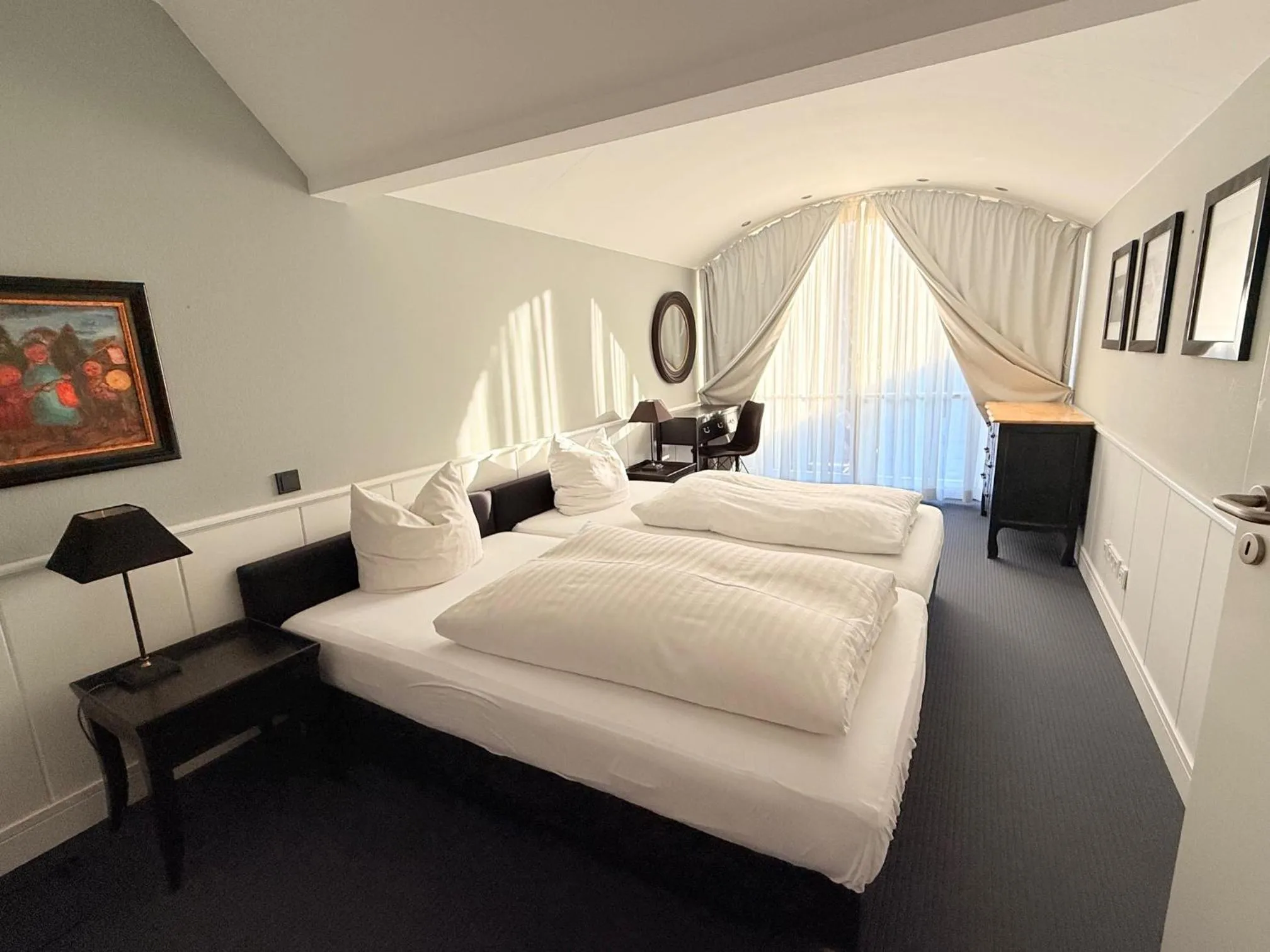 Bedroom, Bed in Hotel Village