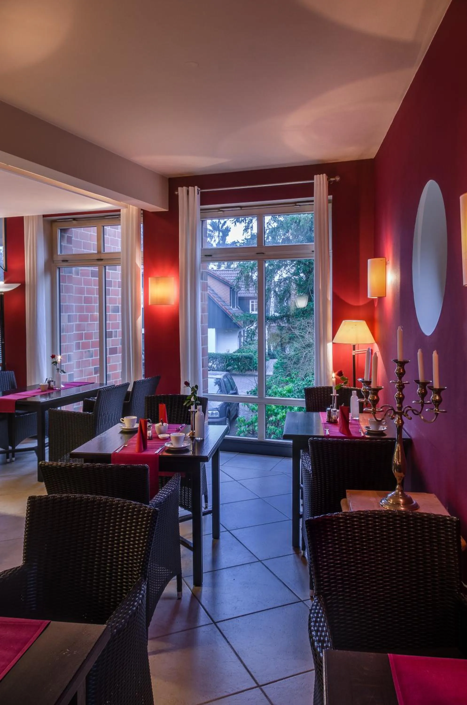 Restaurant/places to eat in Hotel Village