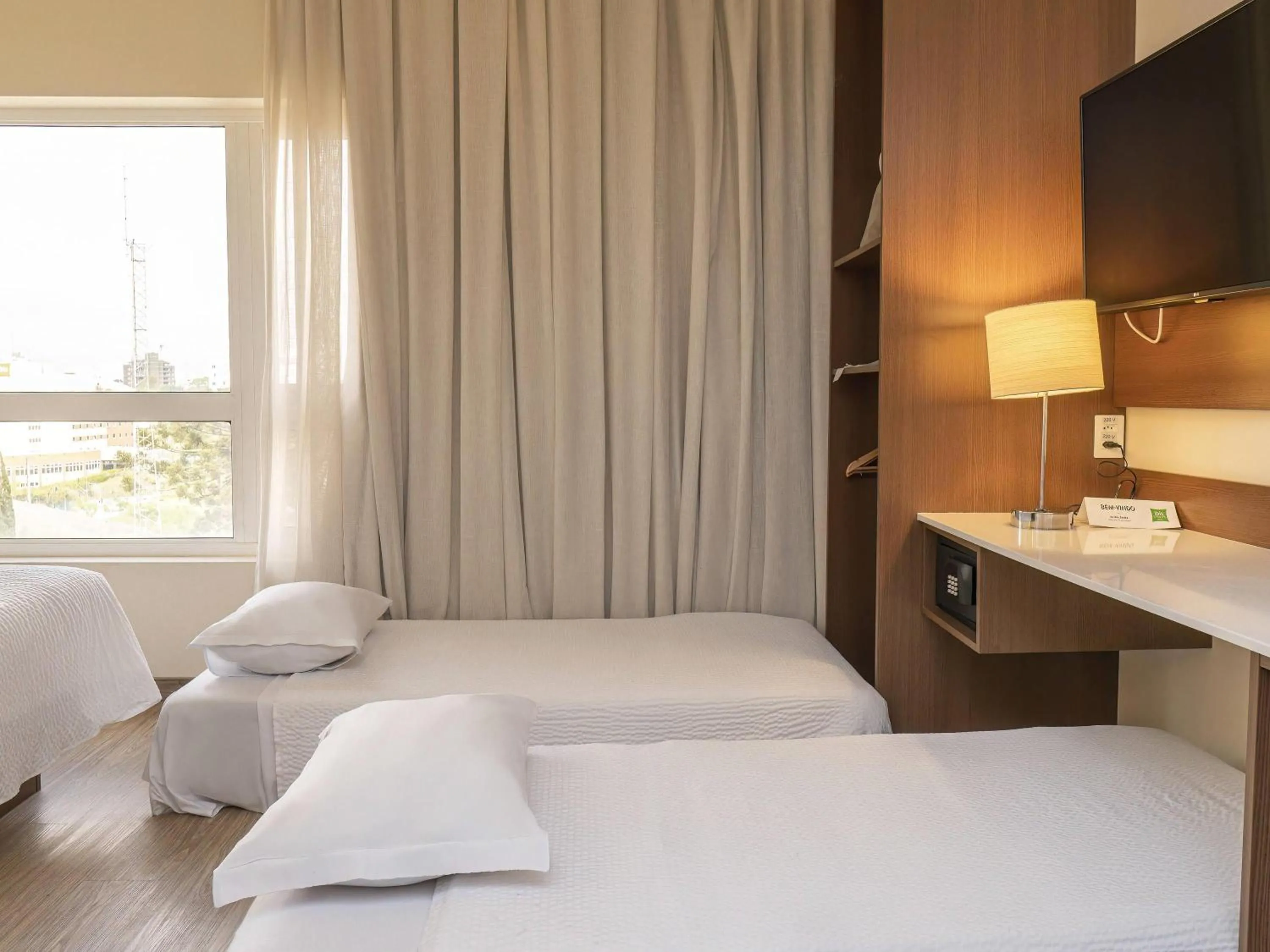 Bedroom, Bed in ibis Styles Curitiba Aeroporto