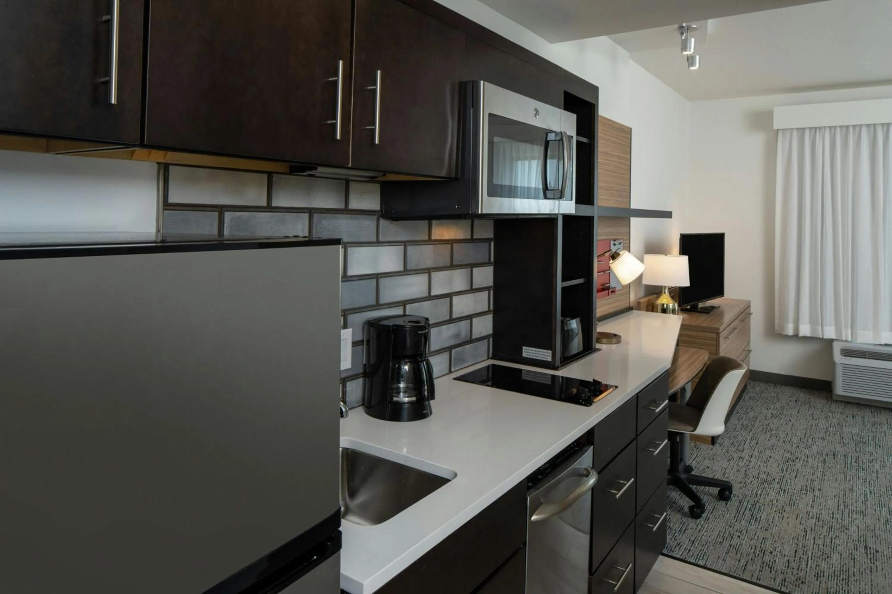 Kitchen or kitchenette in TownePlace Suites by Marriott Foley at OWA