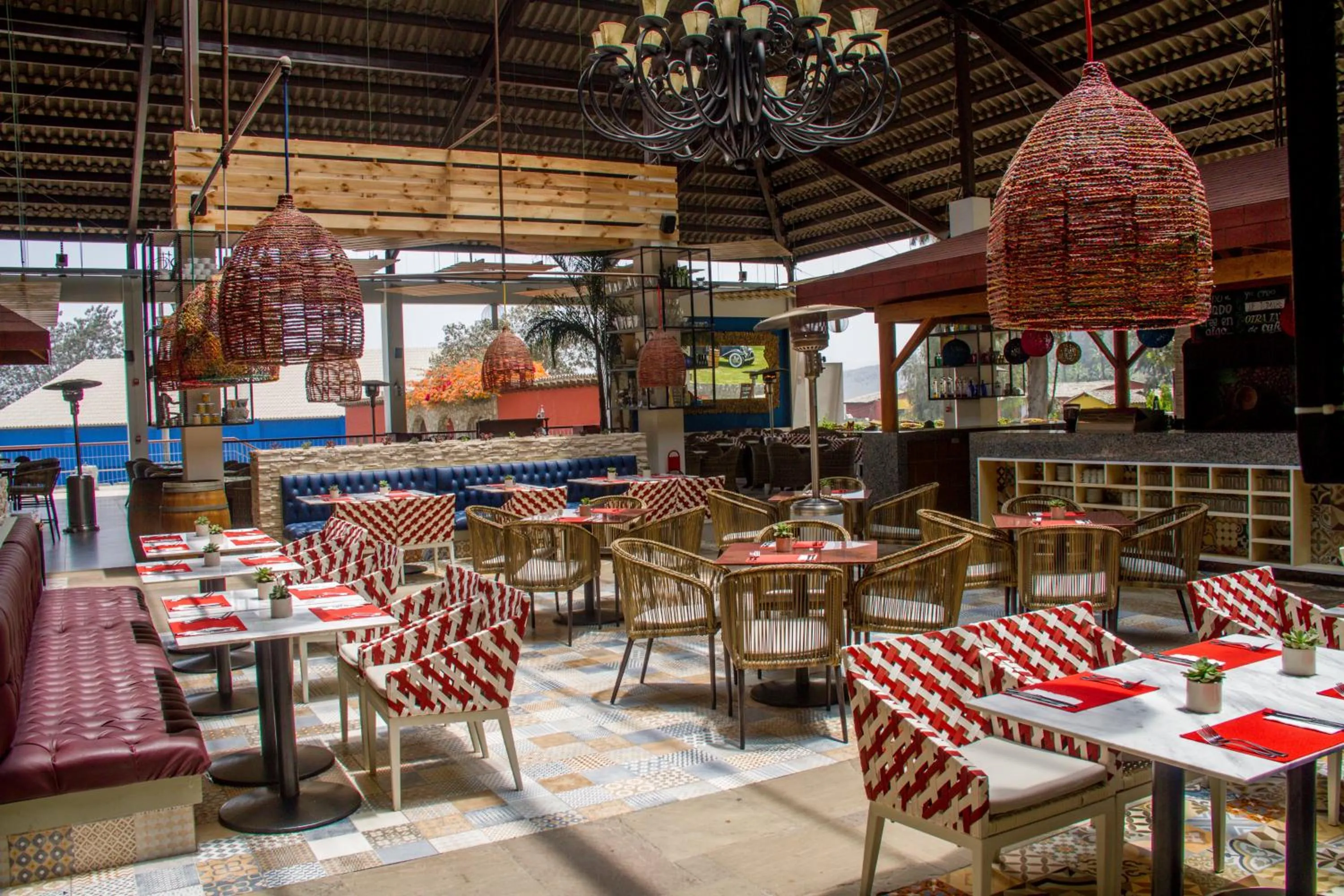 Property building in Decameron El Pueblo