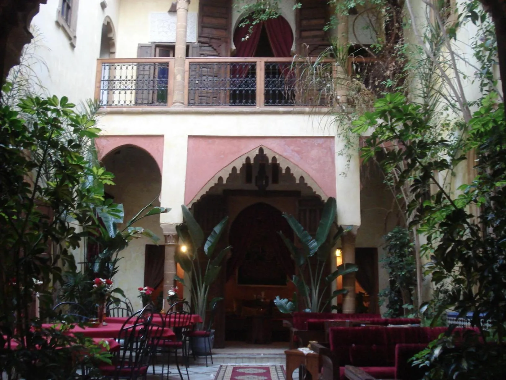 Restaurant/places to eat in Riad Marlinea