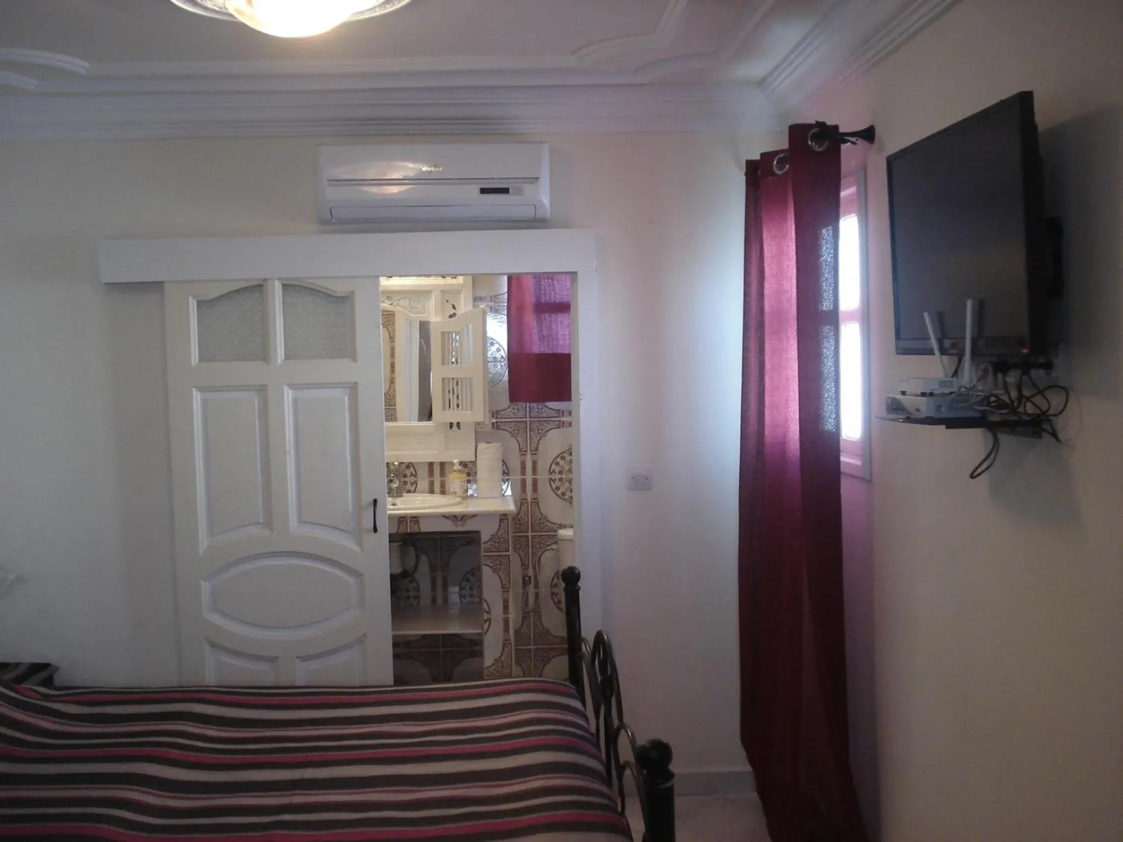 Photo of the whole room, Bed in Riad Marlinea