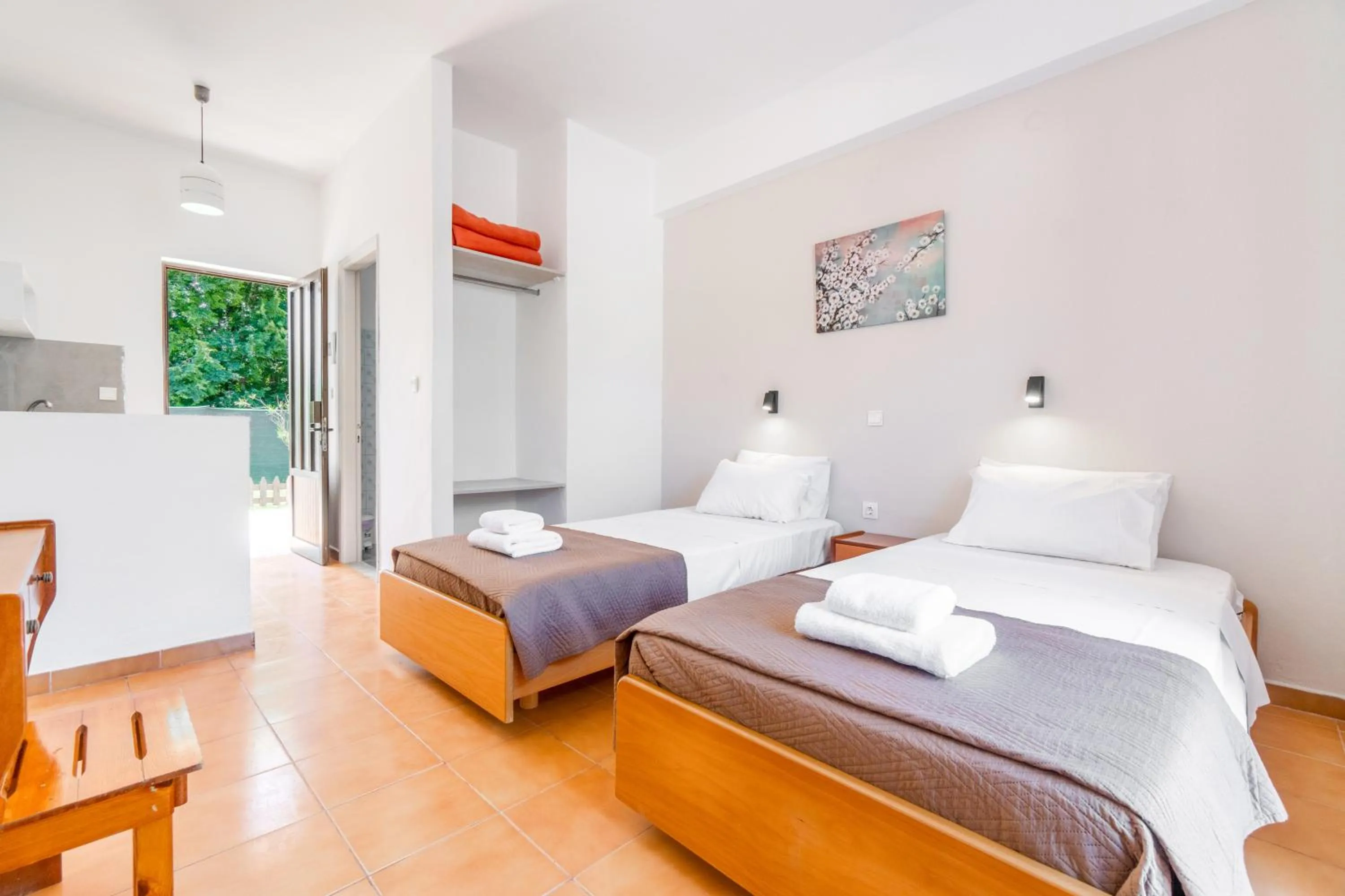 Standard Studio with Balcony in Sandy Beach Complex - Poolside Studios & Seaside Apartments