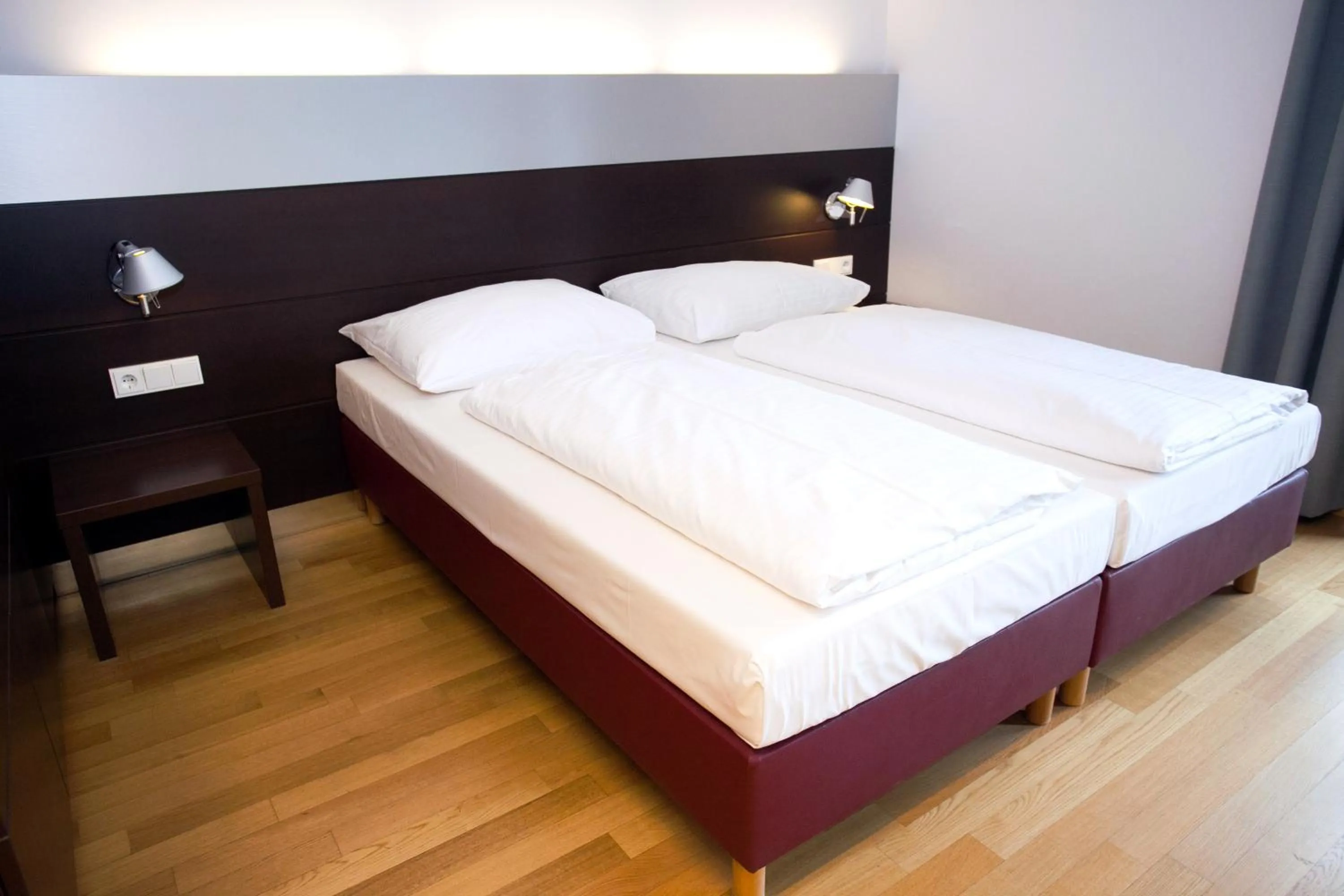 Bed in Hotel Schwarzer Bär